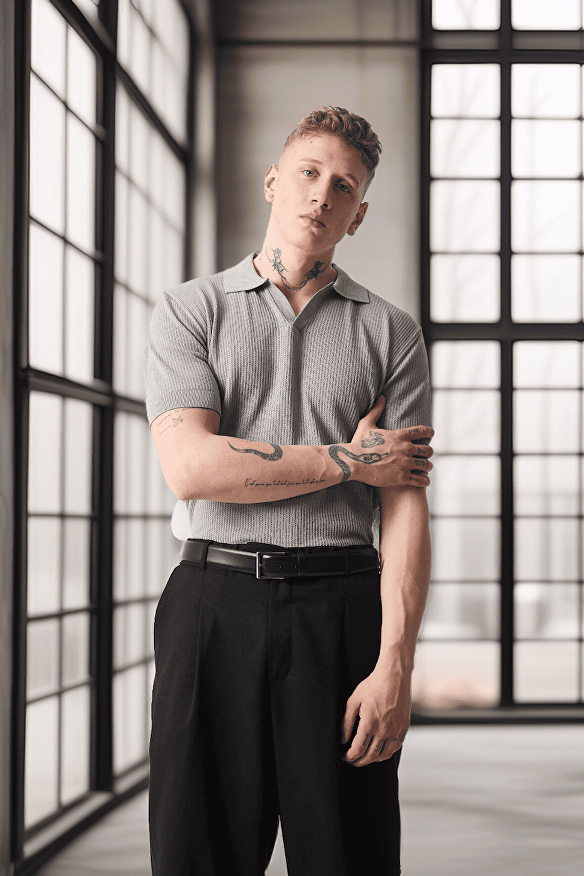 Örme Desenli Viskon Polo Yaka Triko Erkek T-Shirt - Gri