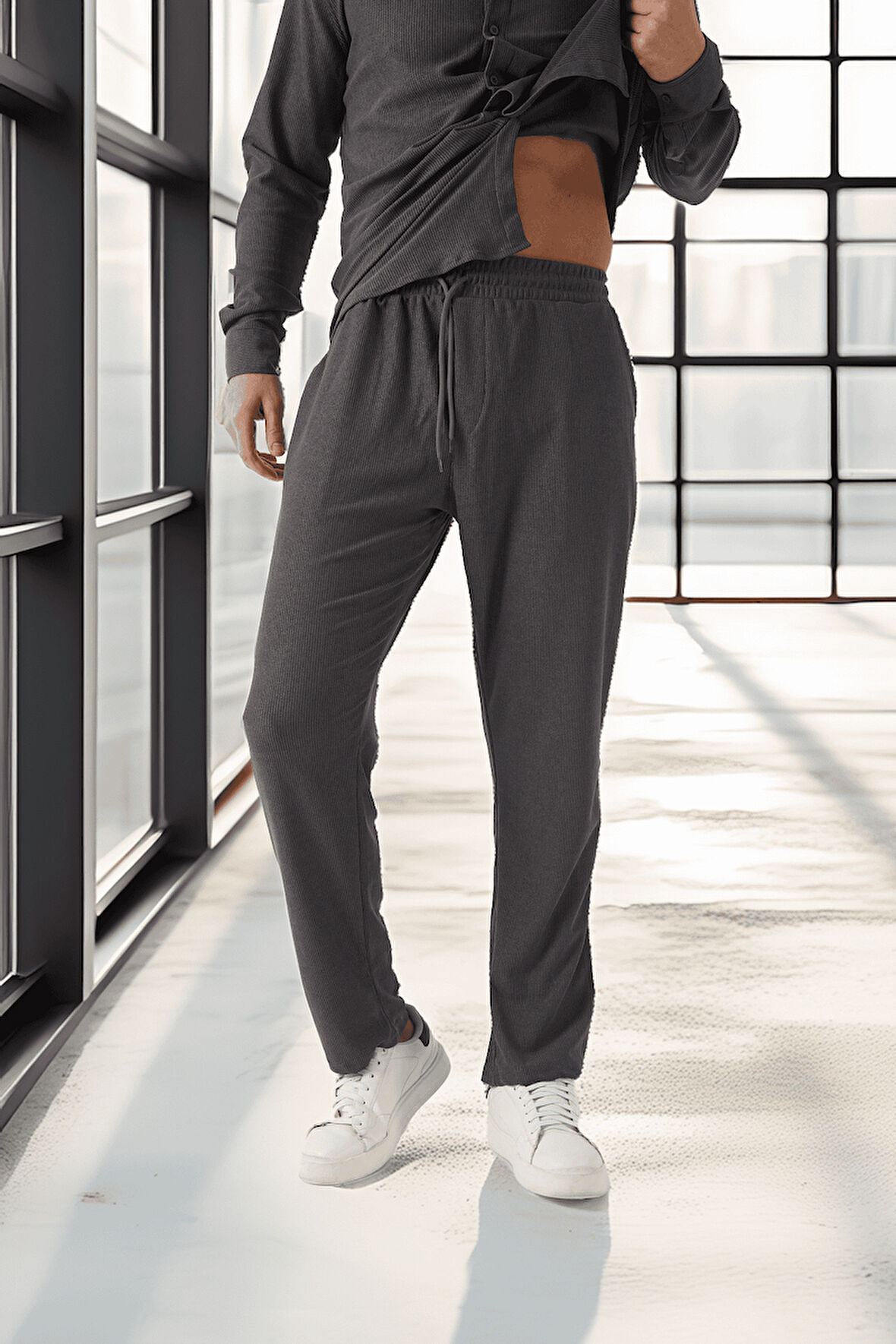 Jakar Yıkama Efektli Lastikli Erkek Pantolon - Füme