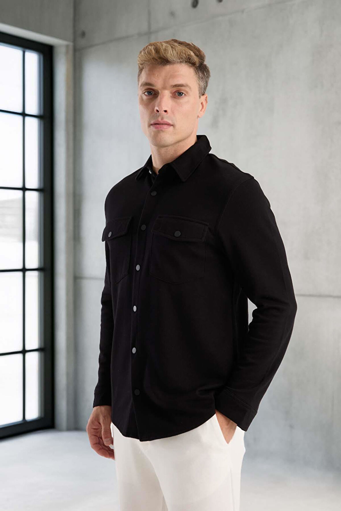 Nova Pike Kumaş Regular Kalıp Çift Cepli Erkek Gömlek - Siyah