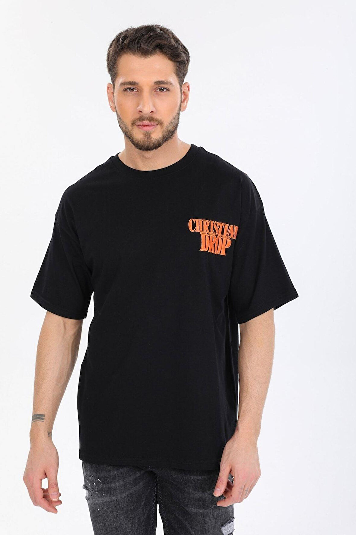 Oversize Sol Gögüs Logolu Siyah T-shirt