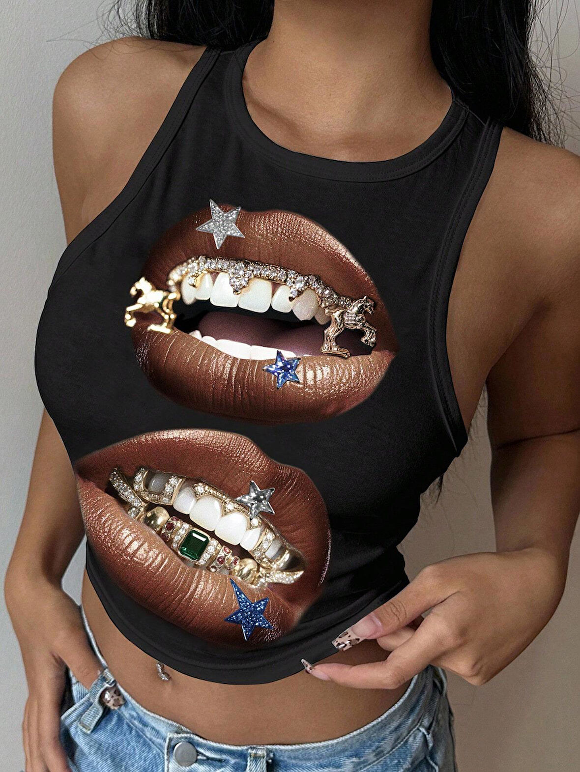 Kadın Siyah Baskılı Crop Atlet – Diş Grillz Desenli, Sokak Modası Tarzı