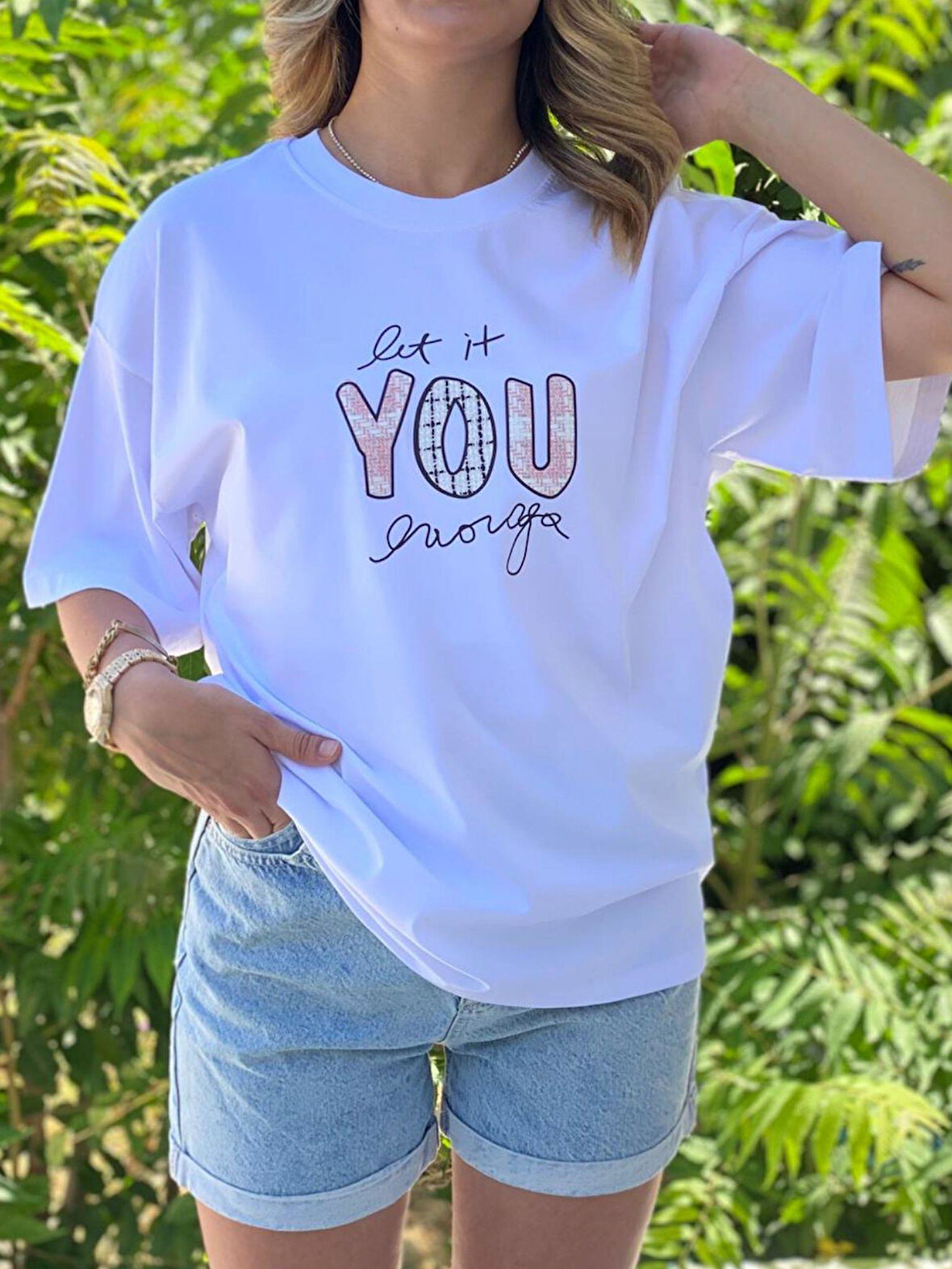 Kadın Beyaz Baskılı Oversize Tişört – You Desenli , Pamuklu Rahat Kalıp