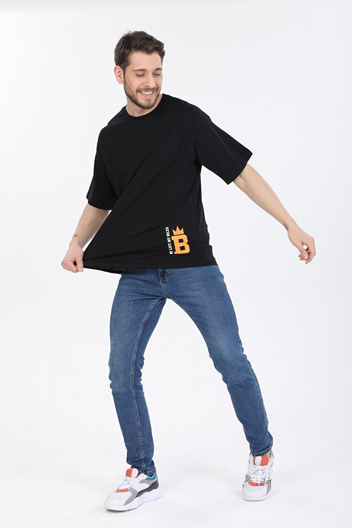 Oversize Minimal Tasarım Detaylı Siyah T-shirt