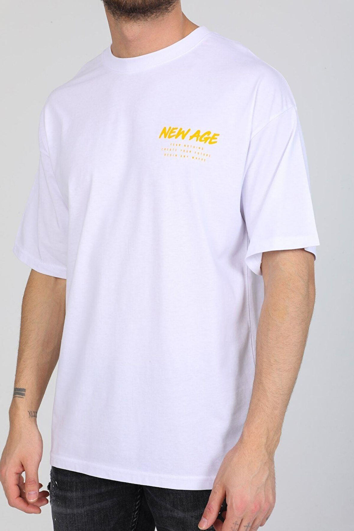 Oversize New Age Yazılı Beyaz T-shirt