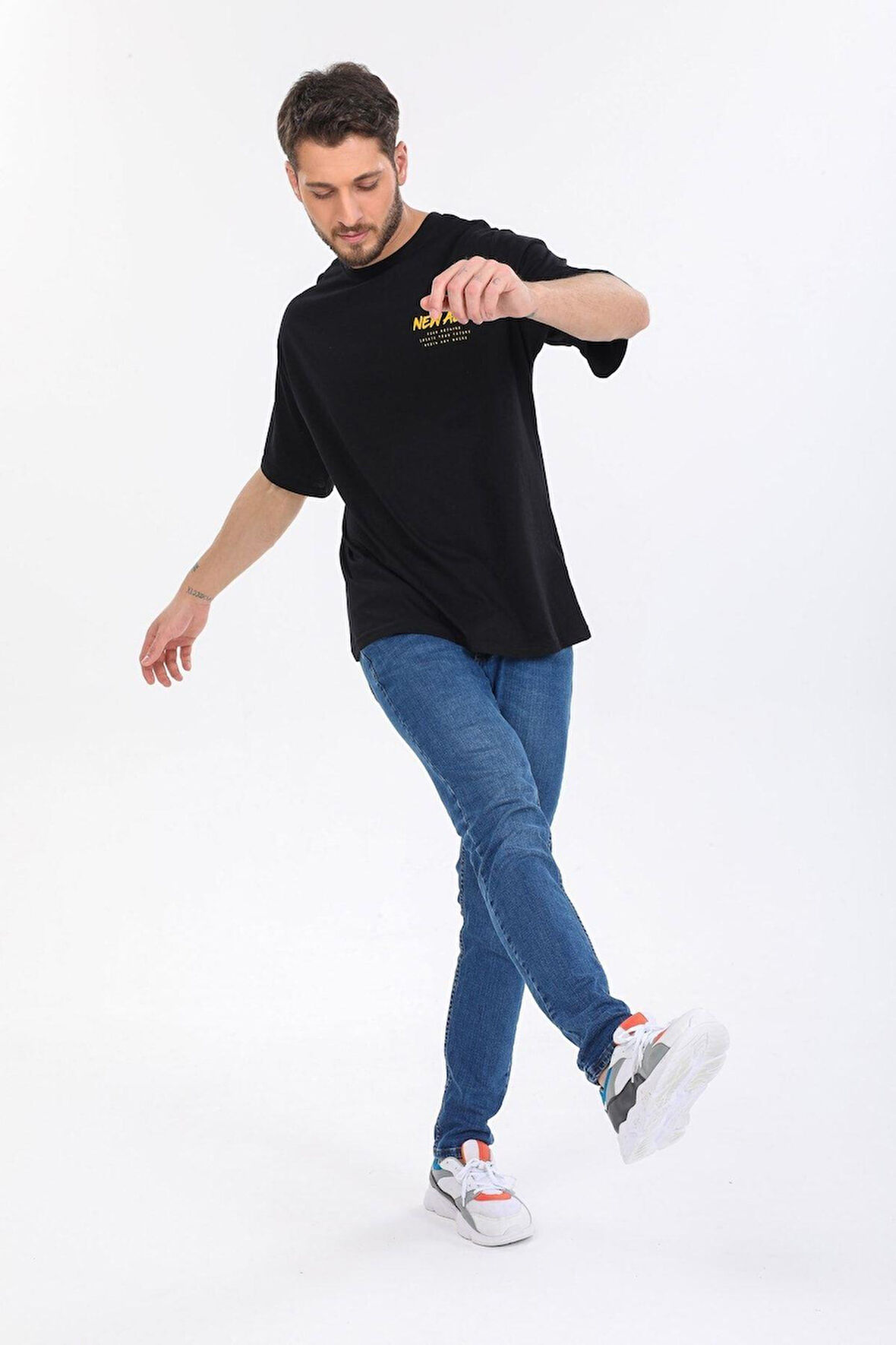 Oversize New Age Yazılı Siyah T-shirt