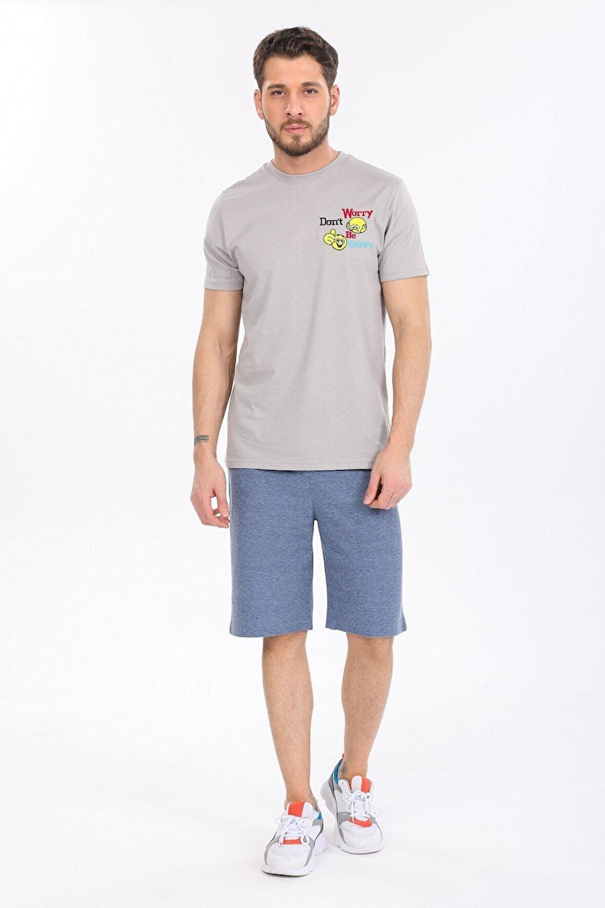 Gögüs Baskılı Gri T-shirt