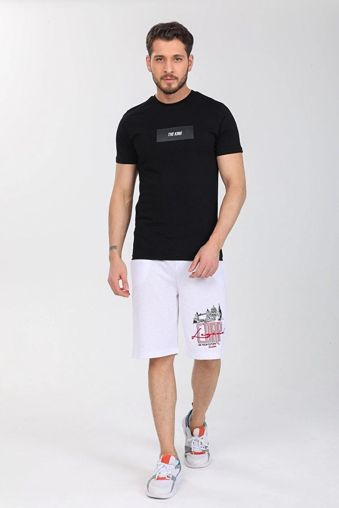 The King Yazılı Siyah T-shirt