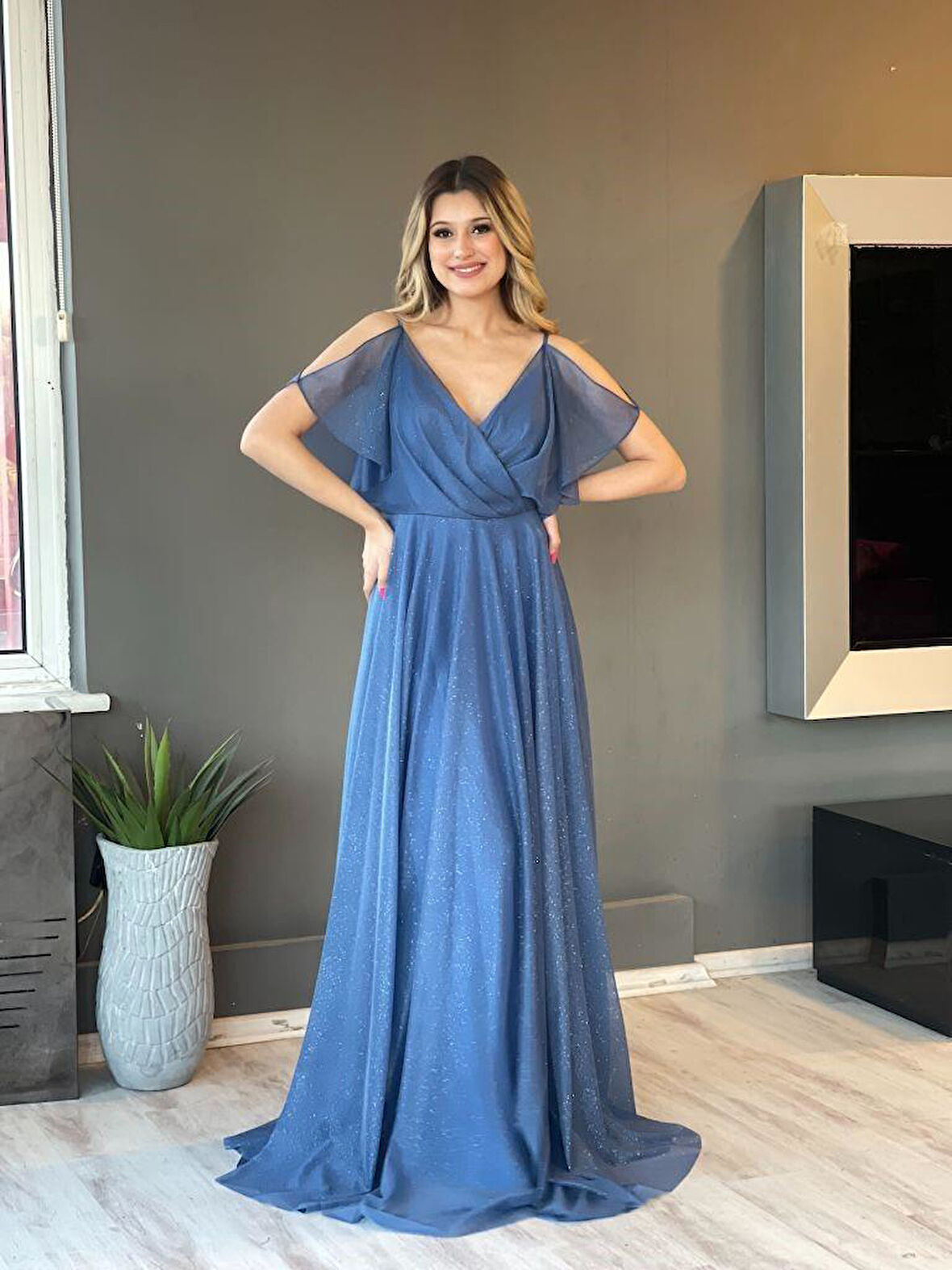 İndigo İp Askılı Arkası Brid Bağlamalı Yarım kollu V Yaka Uzun Kiloş Yeni Sezon Abiye Elbise Na5190 5190