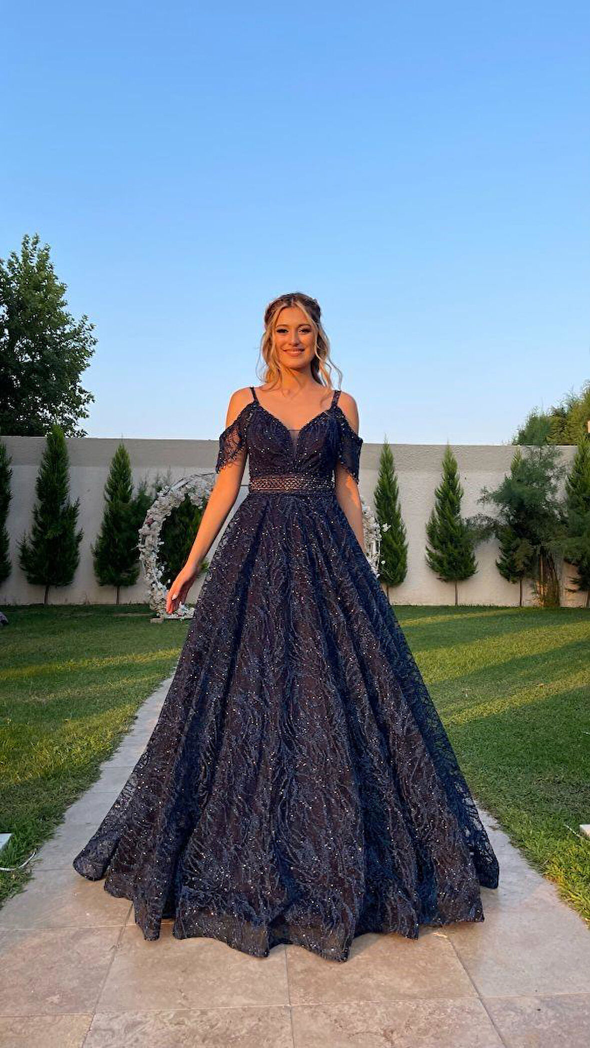Lacivert İp Askılı Beli Taş İşleme Kemerli V Yaka Kiloş Yeni Sezon Abiye Elbise Le661 661
