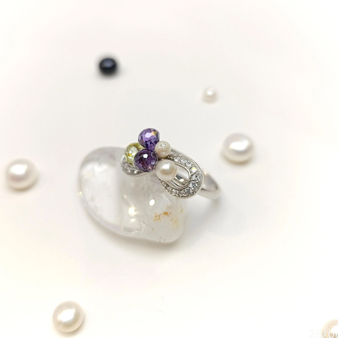 Renkli ve İnci Taşlı Yüzük 14 Ayar Altın HD VİDEOLU