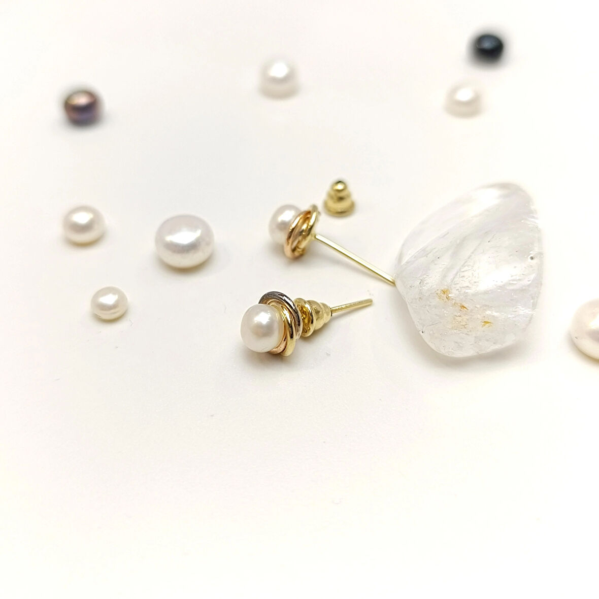 Olimpiyat Vidalı Küpe 14 Ayar Altın HD VİDEOLU