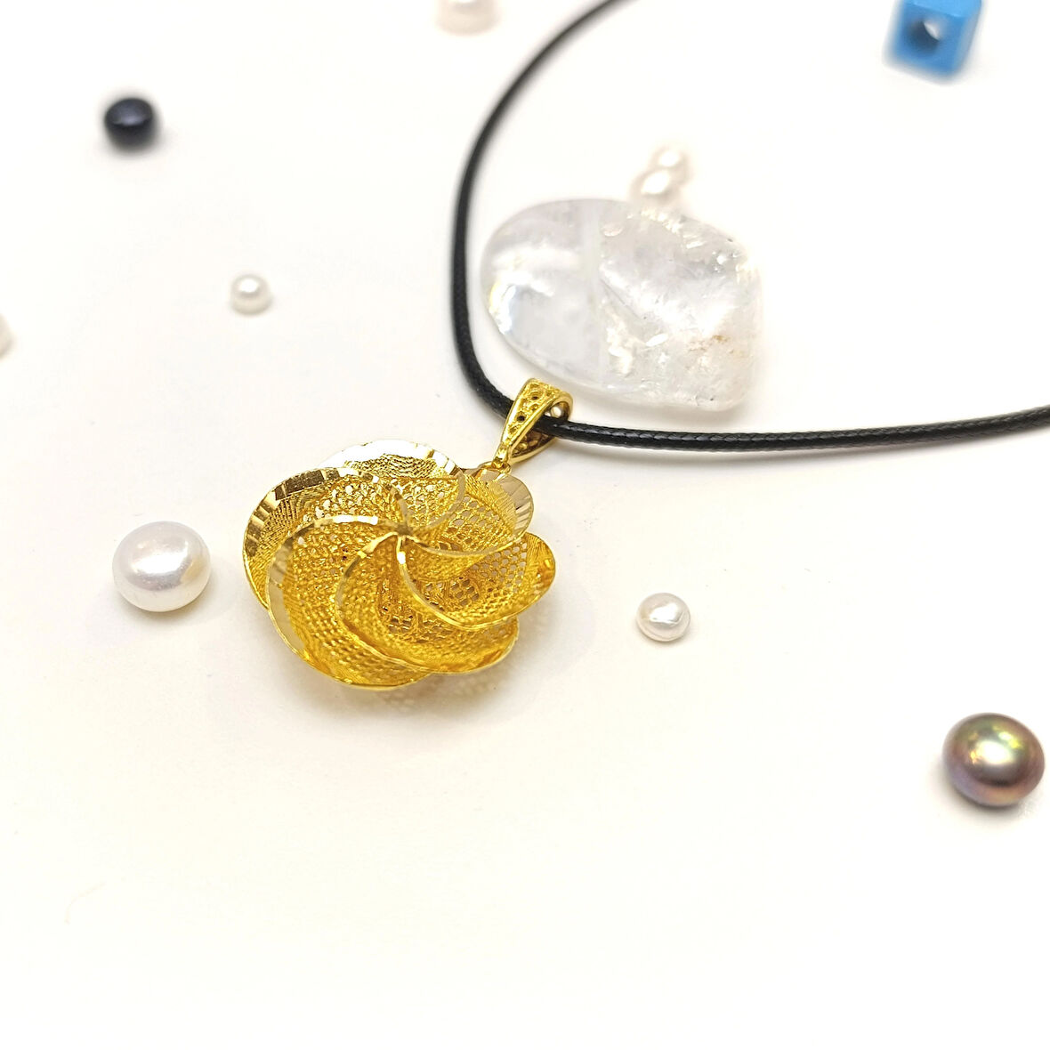 Çiçek Kolye 14 Ayar Altın HD VİDEOLU