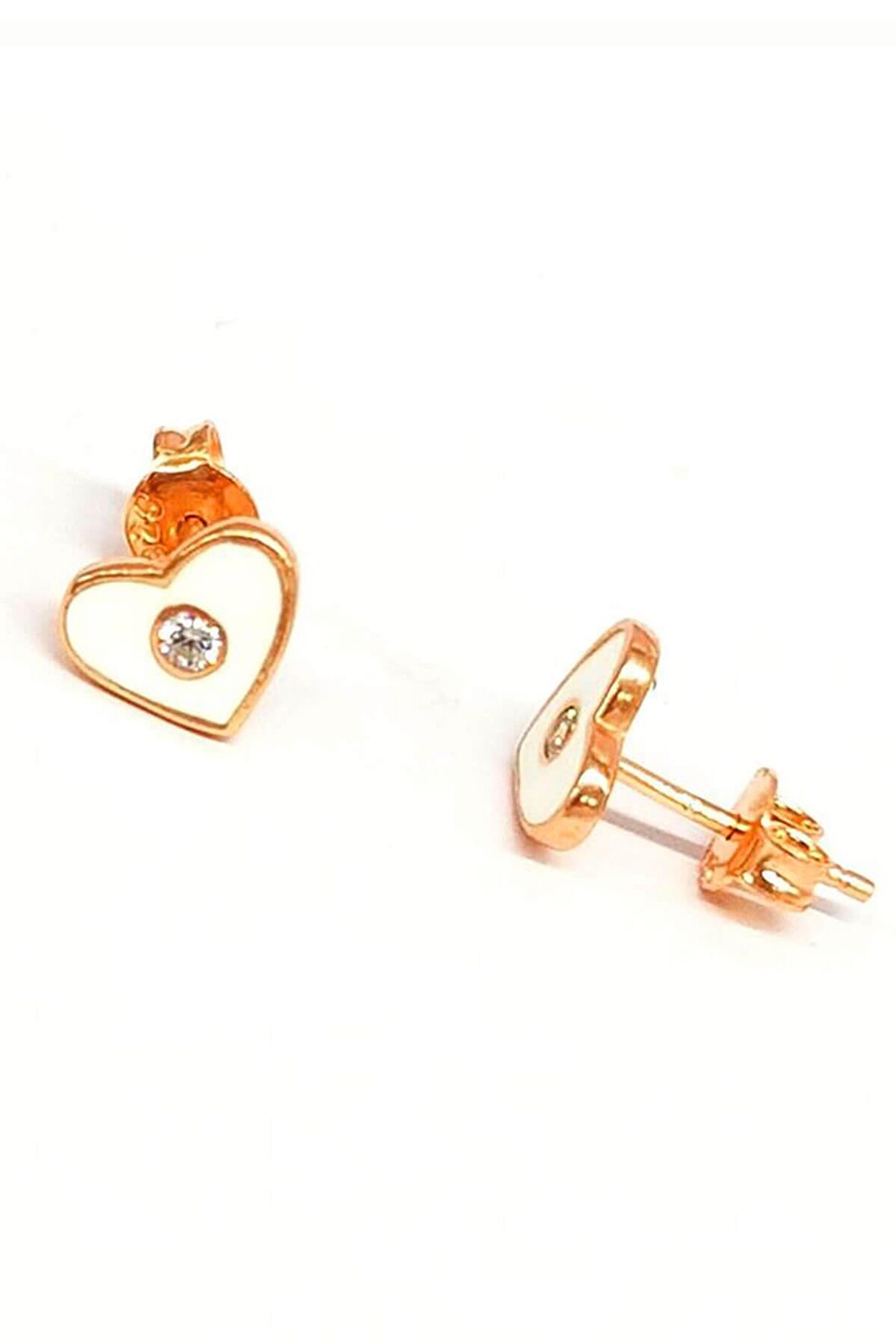 mine işçiliğinde kalp figürlü tektaş detaylı gümüş rose küpe