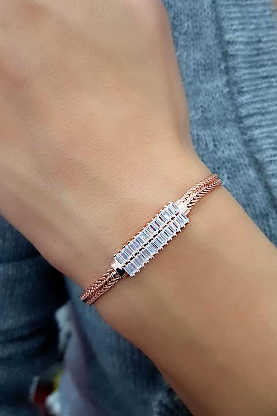 İtalyan Tasarımı Baget kesim zirkon taşlı Gümüş üzerine rose altın kaplamalı bileklik