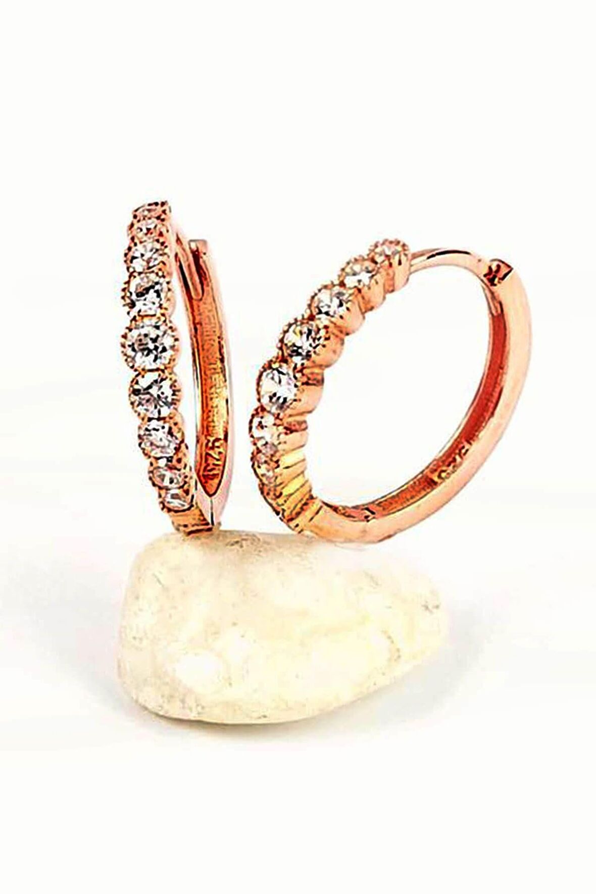 Süzme Zirkon taşlı Pırlanta ışıltısında halka küpe