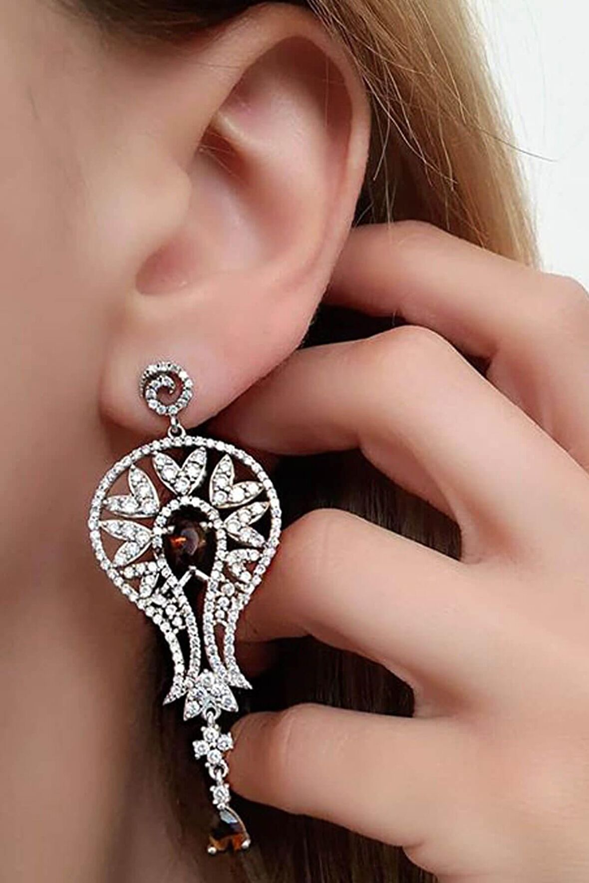 Granat taşlı zirkon taş detaylı gümüş lüks küpe