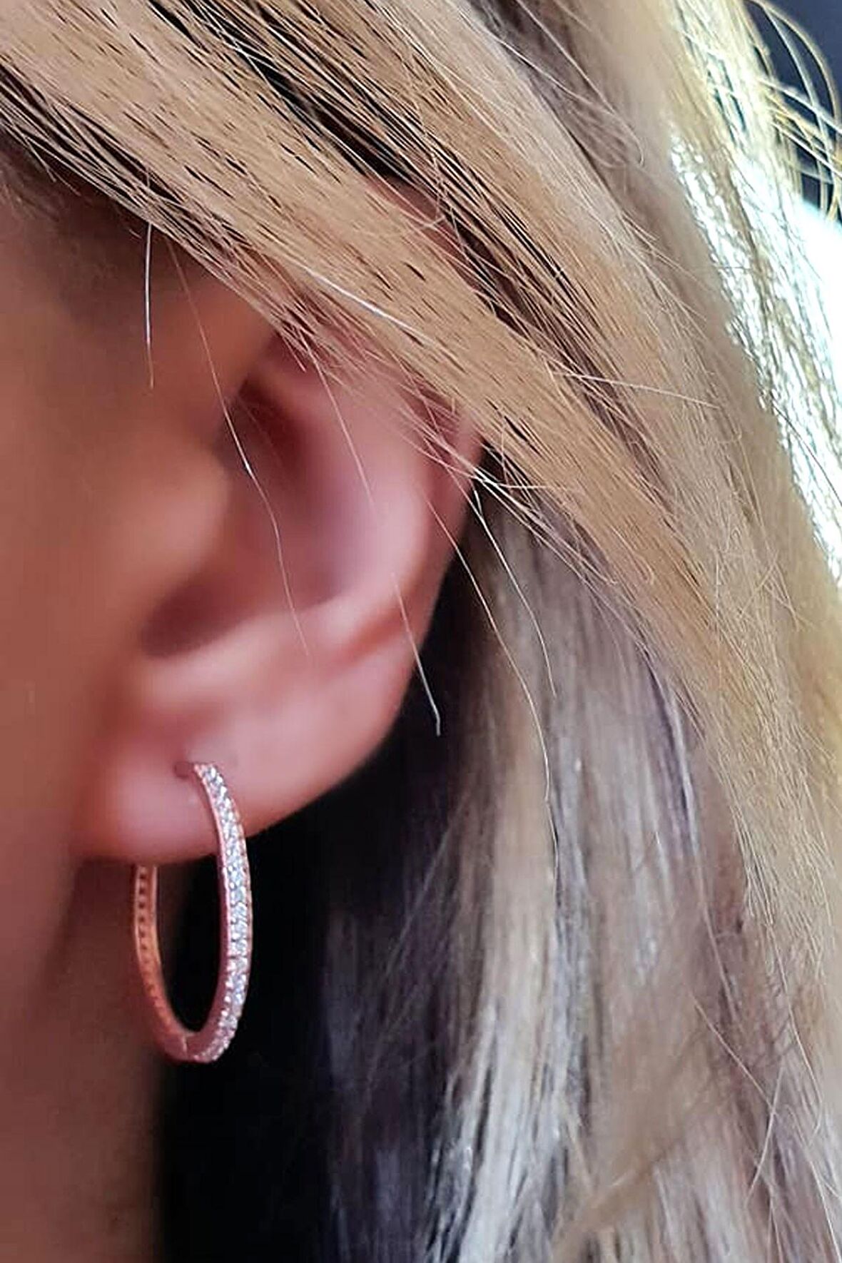 arkası onu zirkon taşlı gümüş rose halka küpe