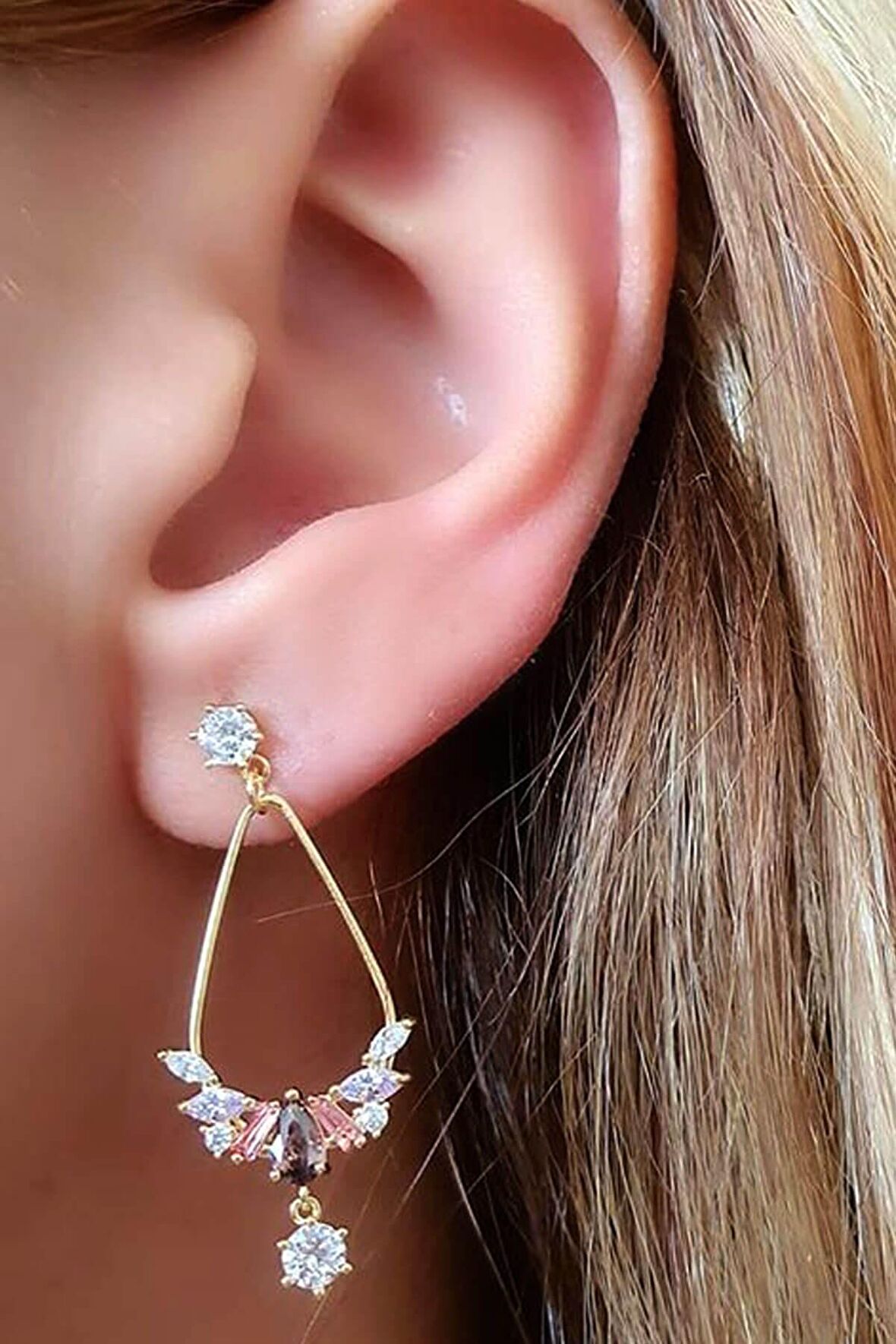 Swarovski taşlı italyan tasarımı gümüş üzerine altın kaplama trend küpe