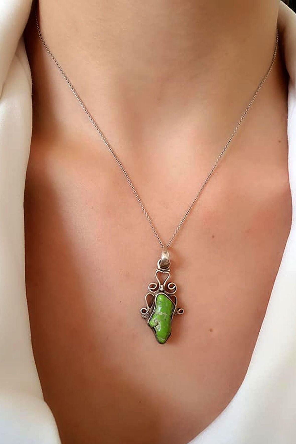 Yesil turkuaz gümüş el isi tasarim kolye