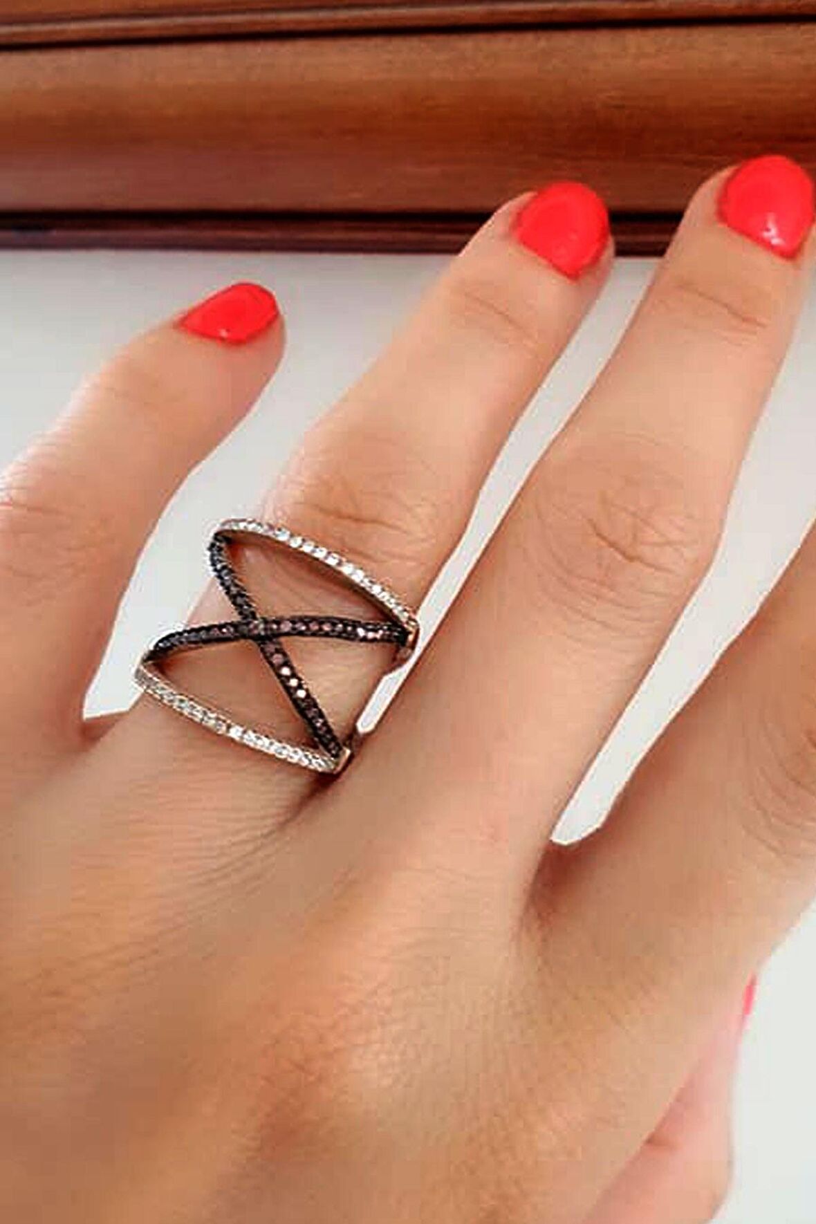 İtalyan tasarımı granit ve zirkon taşlı gümüş yüzük