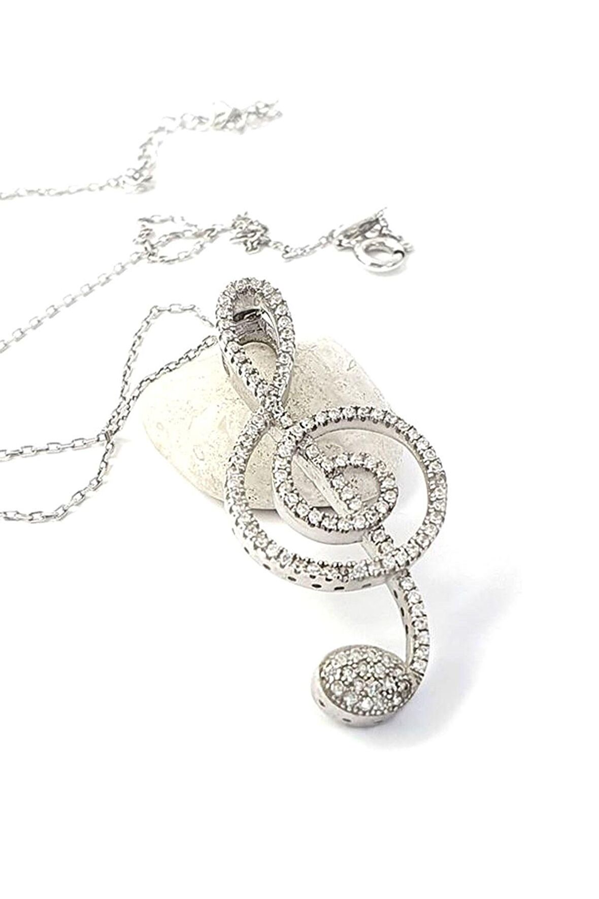 Sol anahtarı gümüş kolye