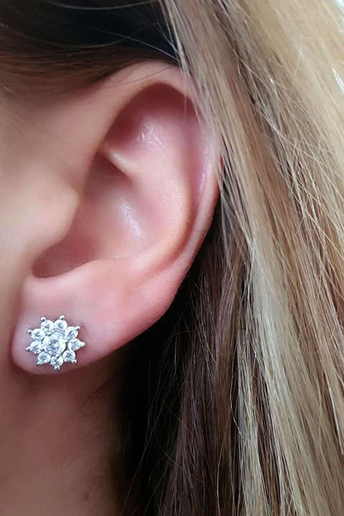 Pırlanta ışıltısında swarovski taşlı gümüş tek taş küpe