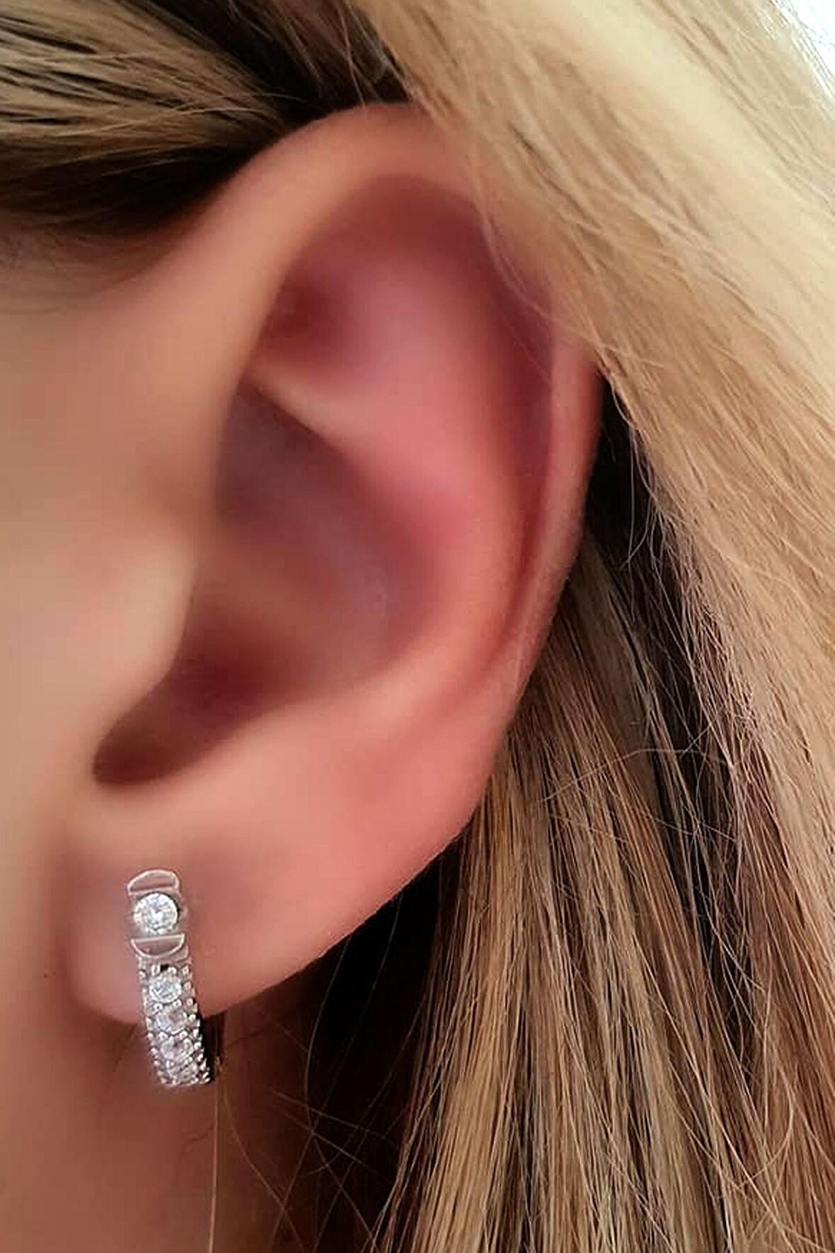 Zirkon taşlı modern gümüş küpe