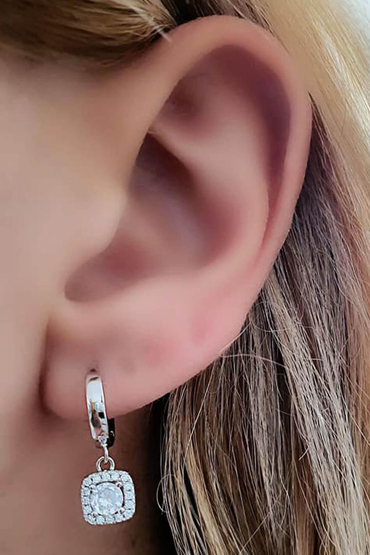 Pırlanta ışıltısında swarovski taşlı gümüş sallantili halka küpe 1cm