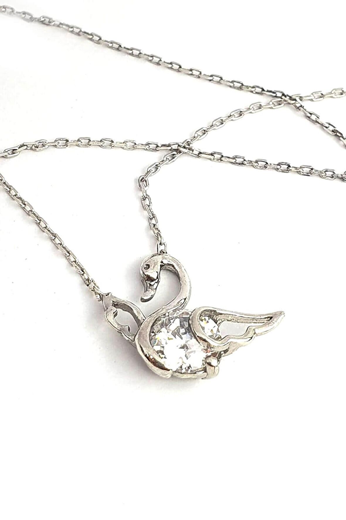 Kuğu figürlü swarovski taşlı gümüş tek taş kolye 