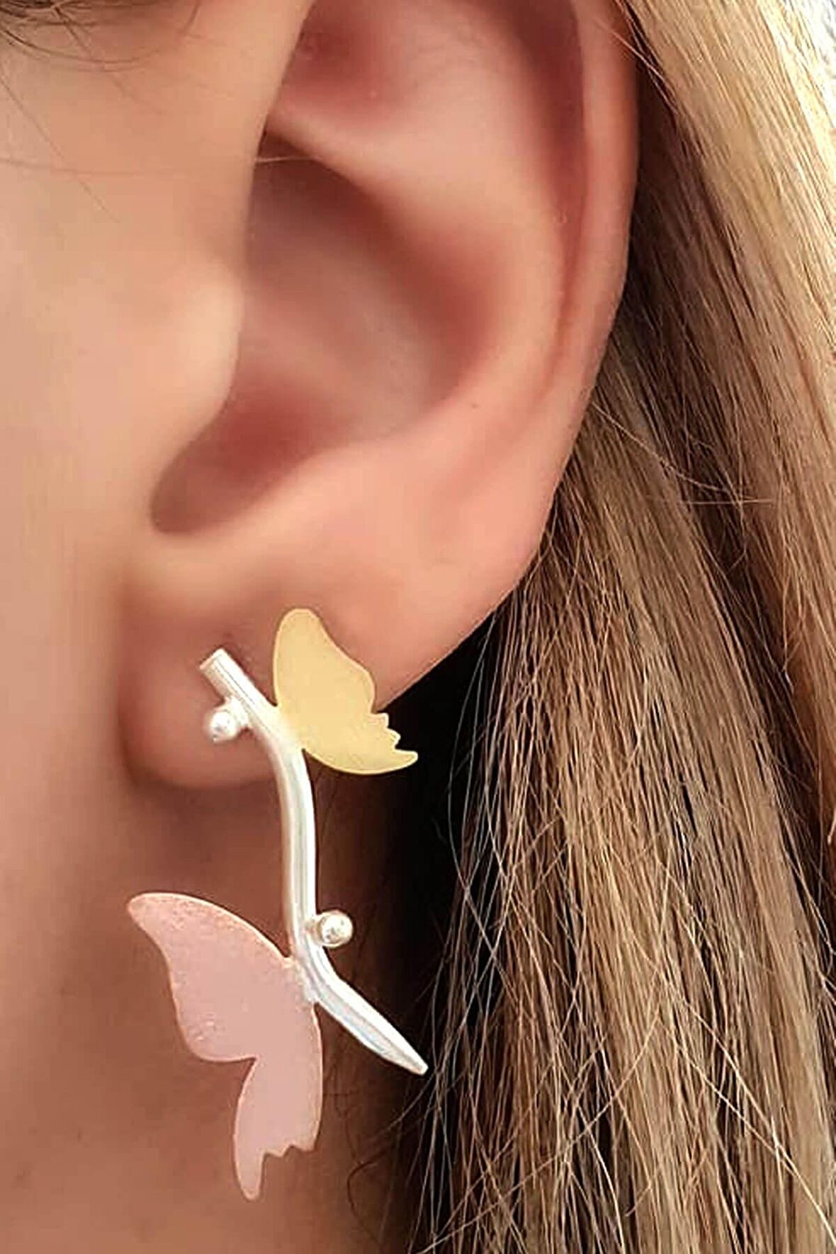 Kelebek figürlü gümüş tasarım küpe