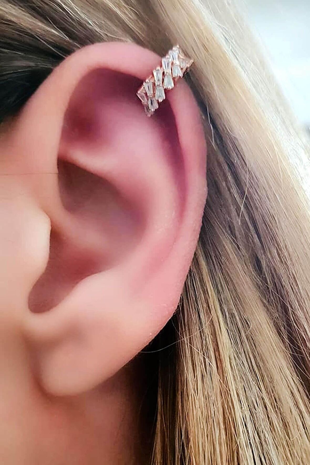 Baget zirkon taşlı gümüş rose sıkıştırmalı kıkırdak küpesi