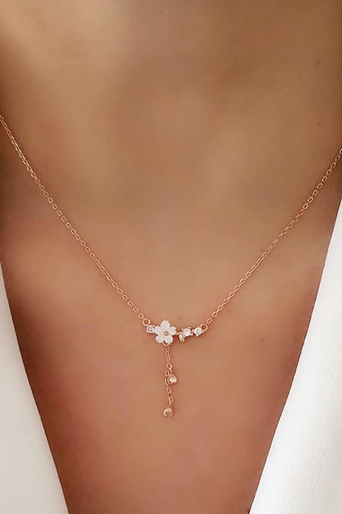 Gümüş üzerine rose altın kaplama manolya kolye