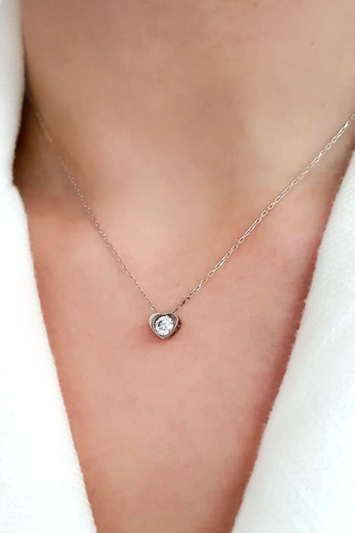 Kalp figürlü swarovski gümüş minimal tek taş kolye 