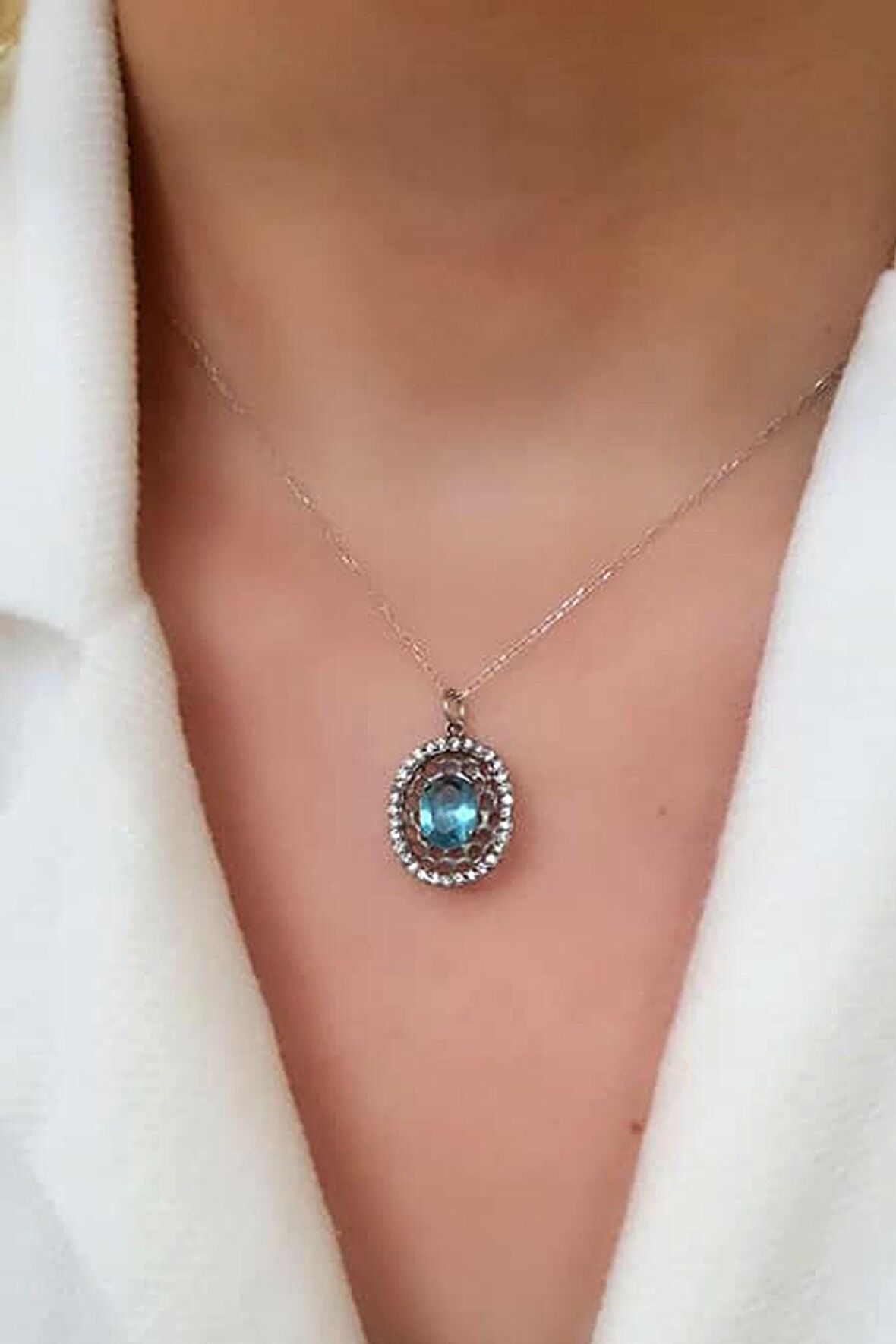 Aquamarin taşlı gümüş tasarım kolye