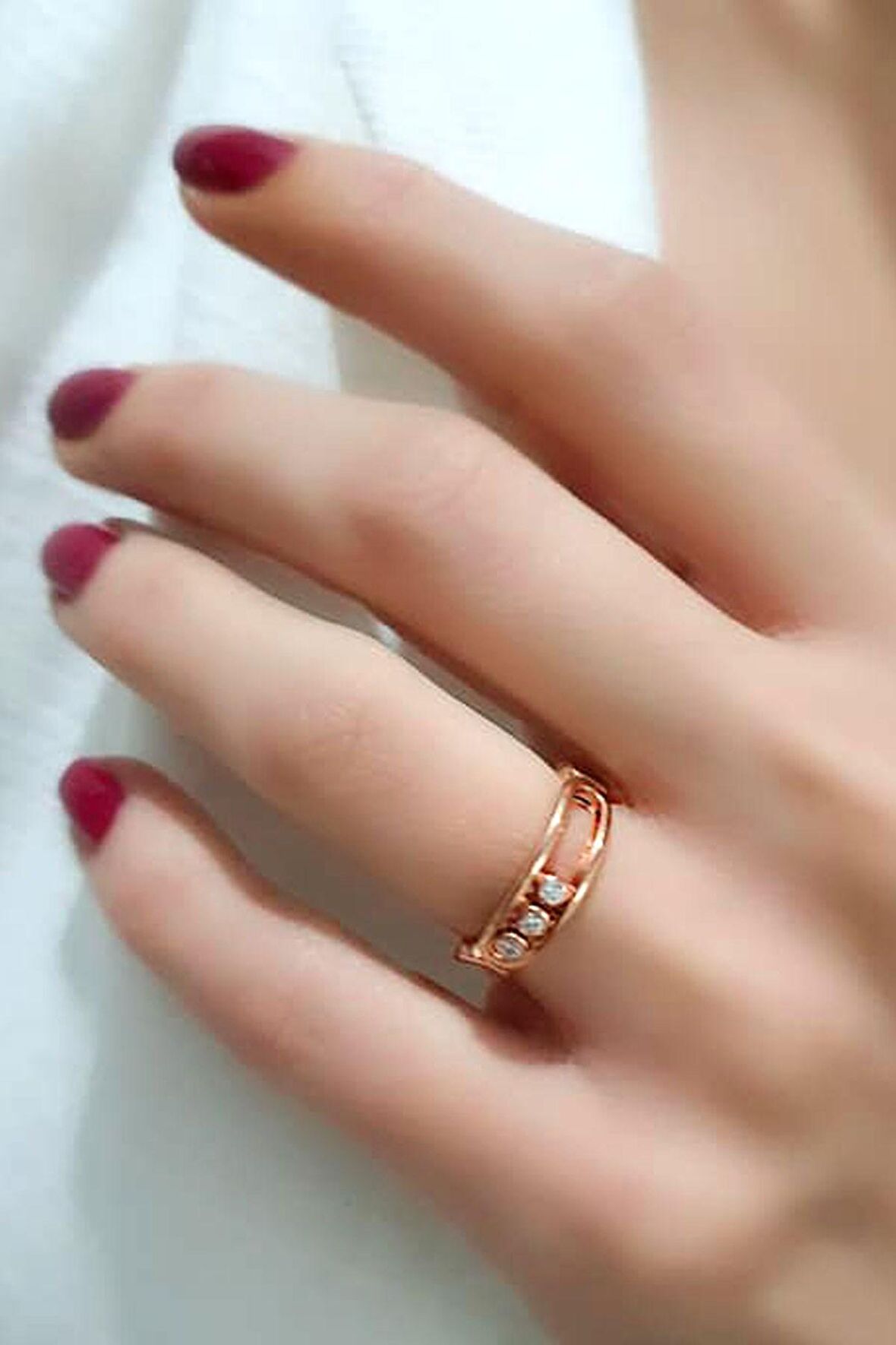Zirkon taş detaylı taşları hareketli rose gümüş yüzük
