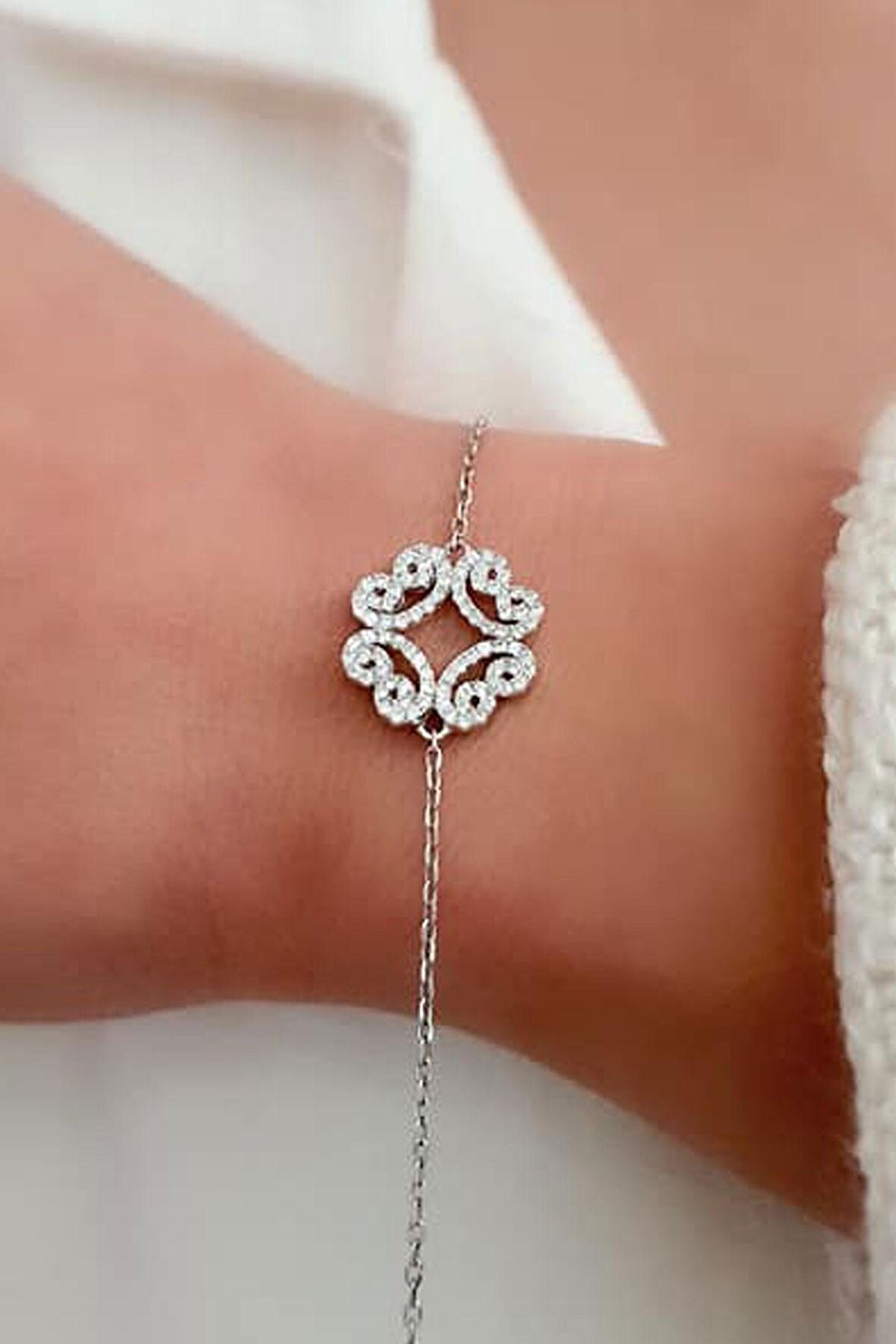 Pırlanta ışıltısında zirkon taşlı italyan tasarımı gümüş bileklik 