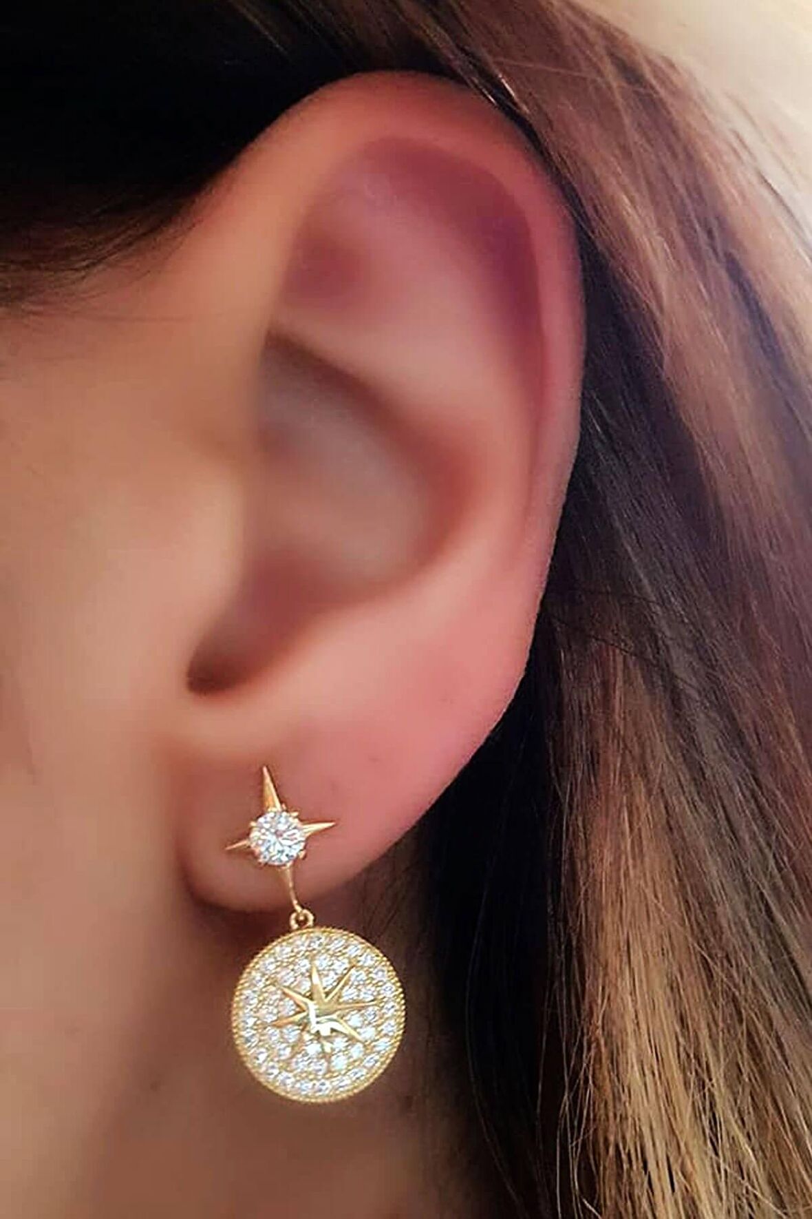 Kutup yıldızı figürlü pırlanta ışıltısında zirkon taşlı gümüş altın kaplama küpe 