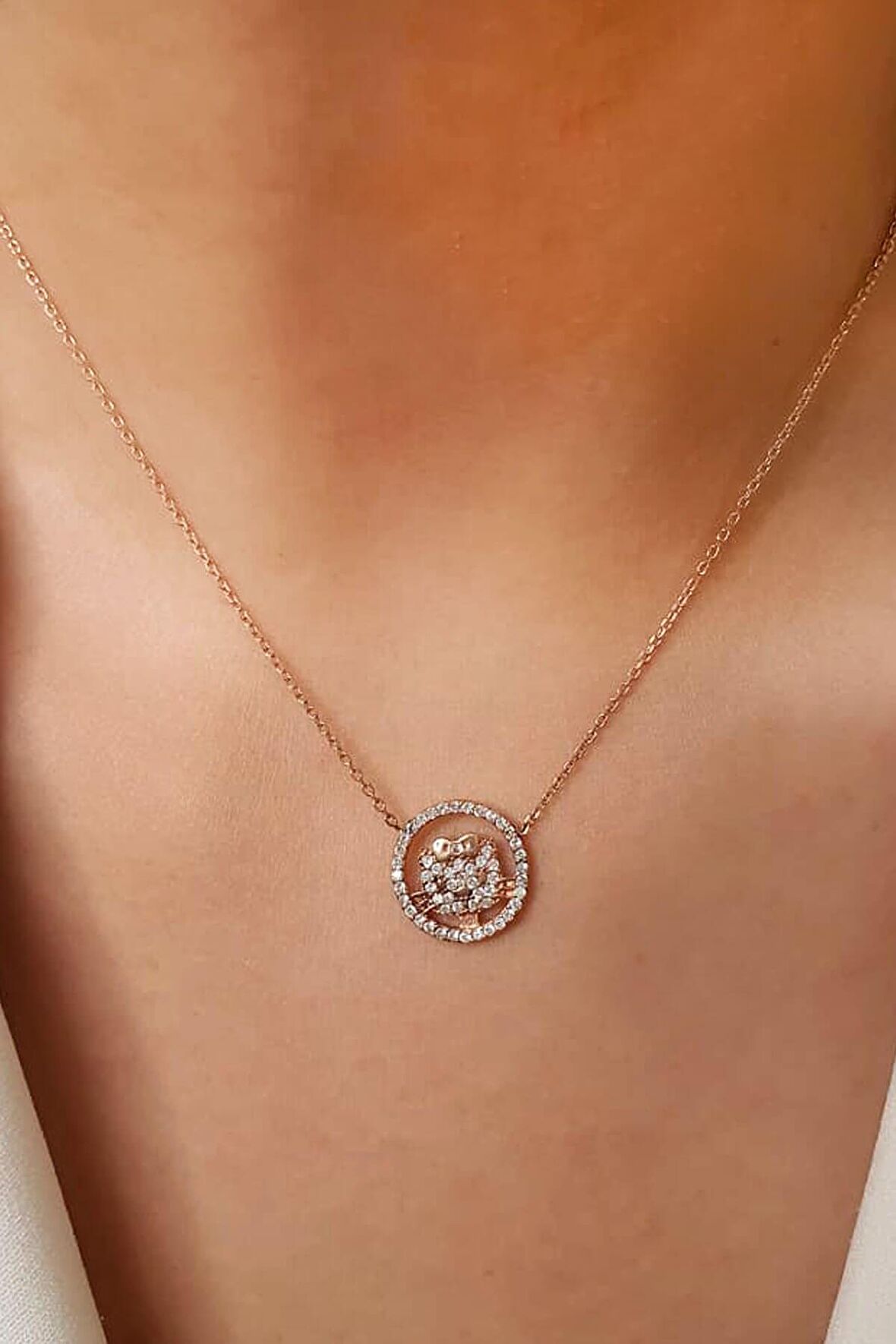 Kedi figürlü minimal gümüş rose kolye