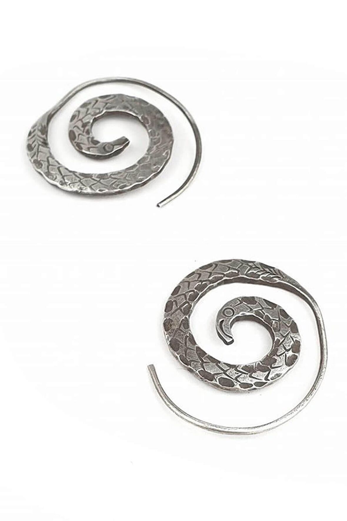 El isi tasarım gümüş bohem küpe