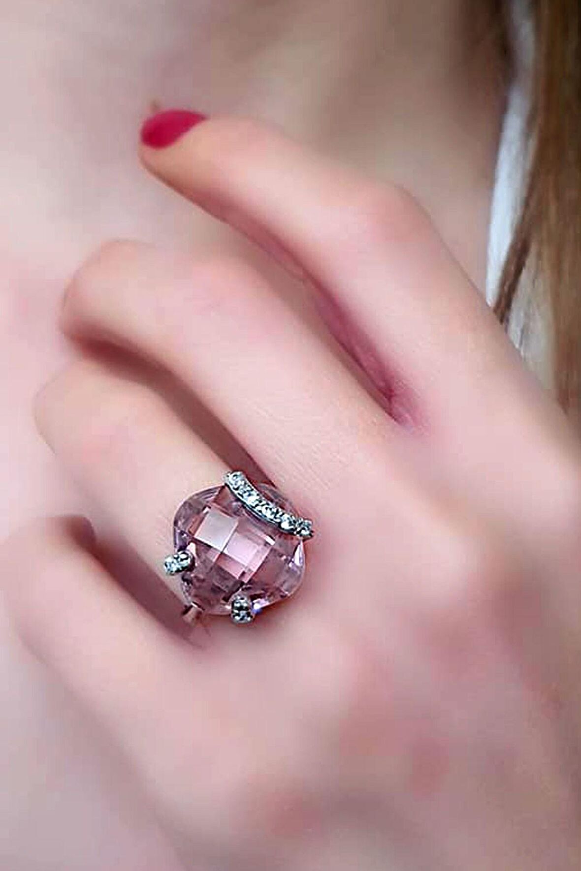 İtalyan tasarımı pembe zirkon taşlı gümüş yüzük 