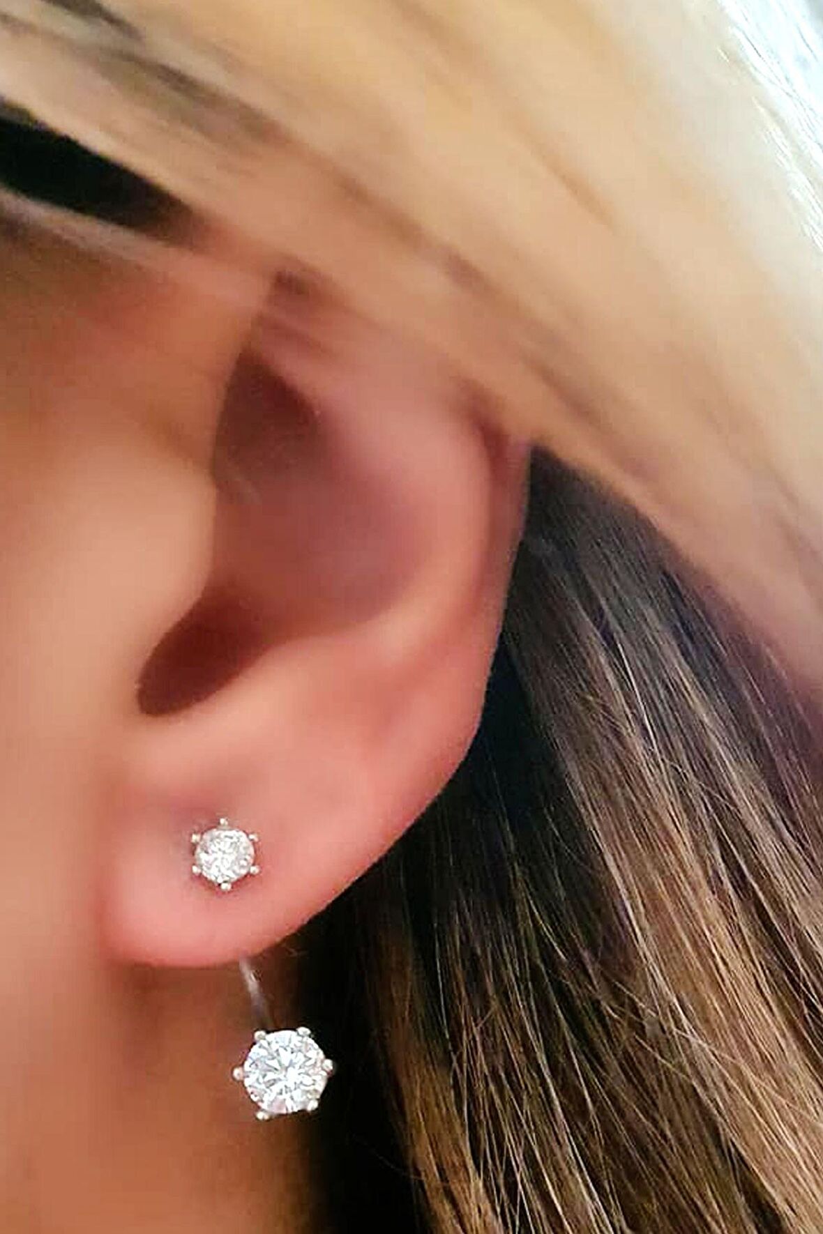 Pırlanta ışıltısında zirkon taşlı gümüş çift earcuff küpe