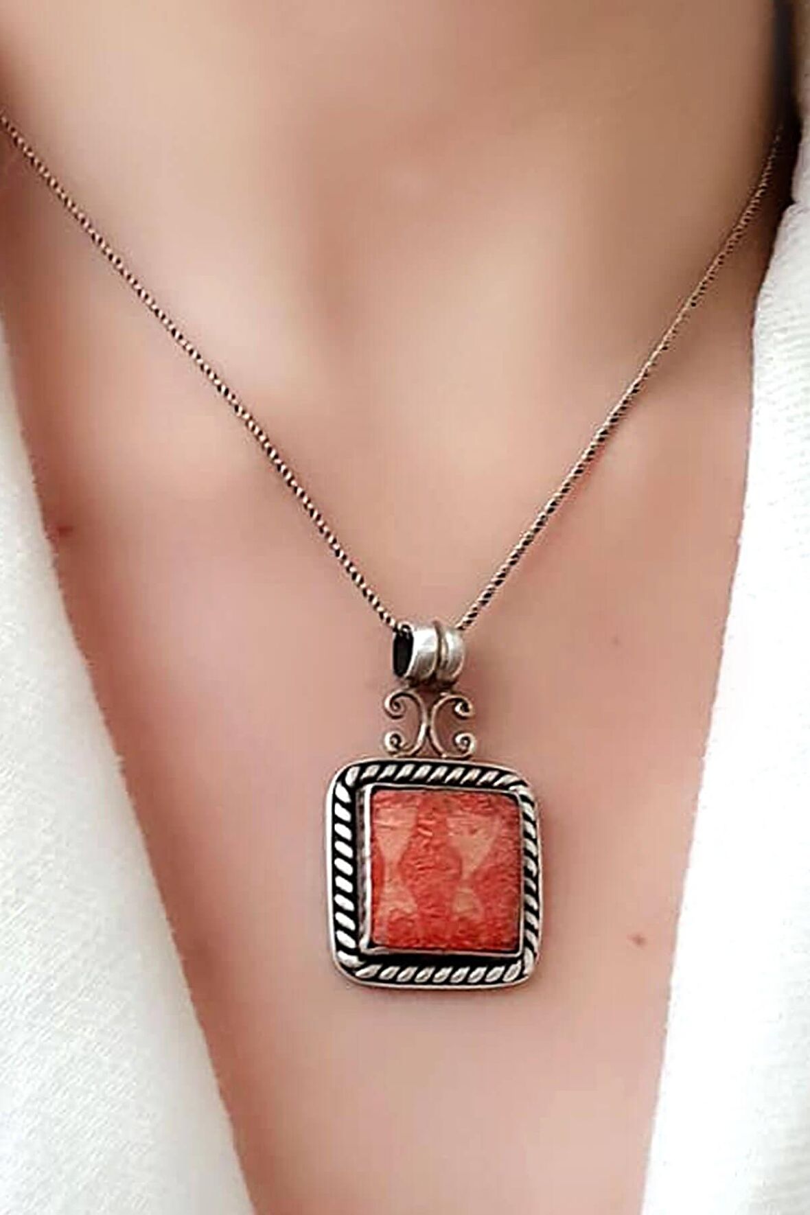 mercan tasarım gümüş el işi kolye 