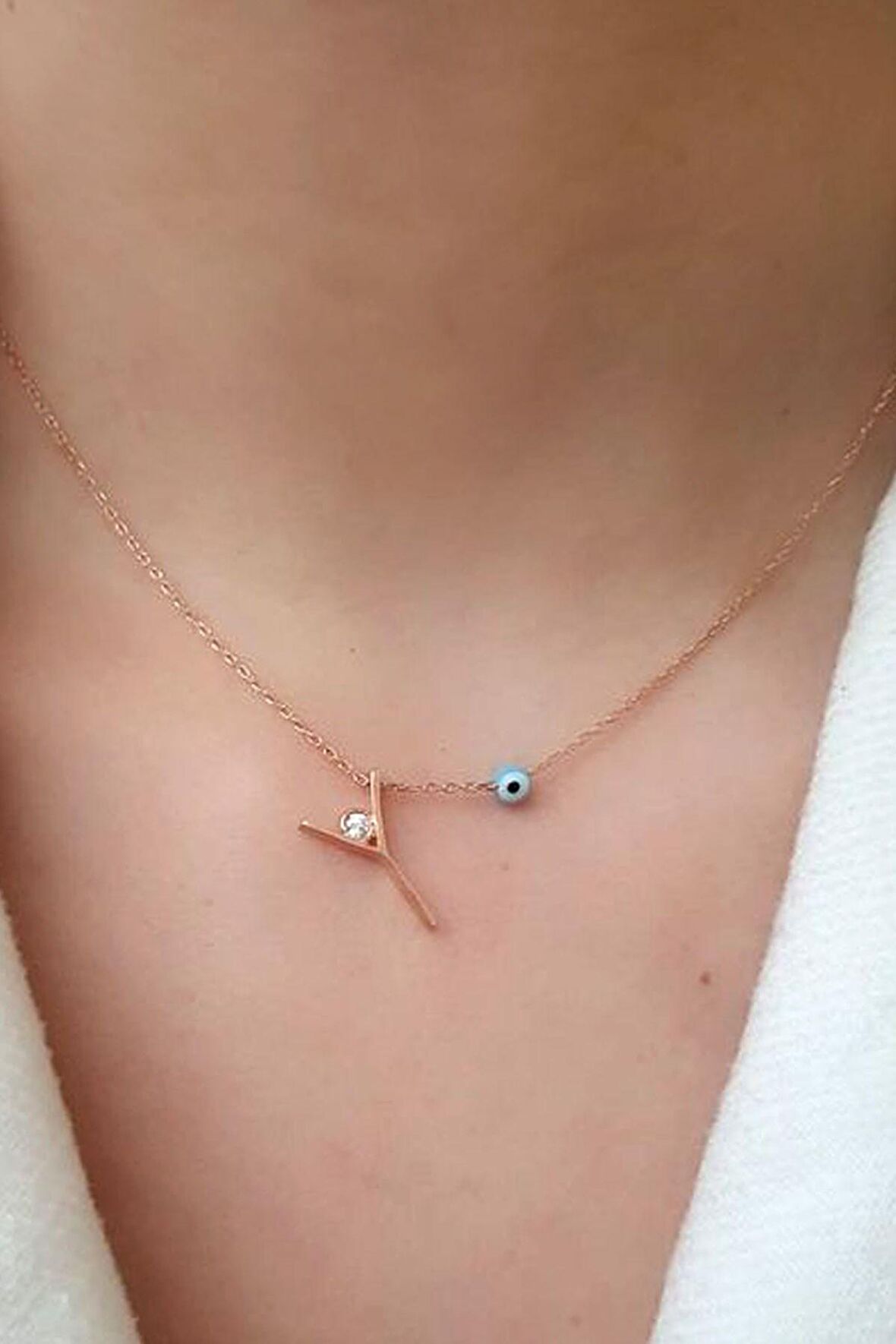 Nazar boncuklu ve zirkon taş detaylı gümüş rose y harfi  kolye