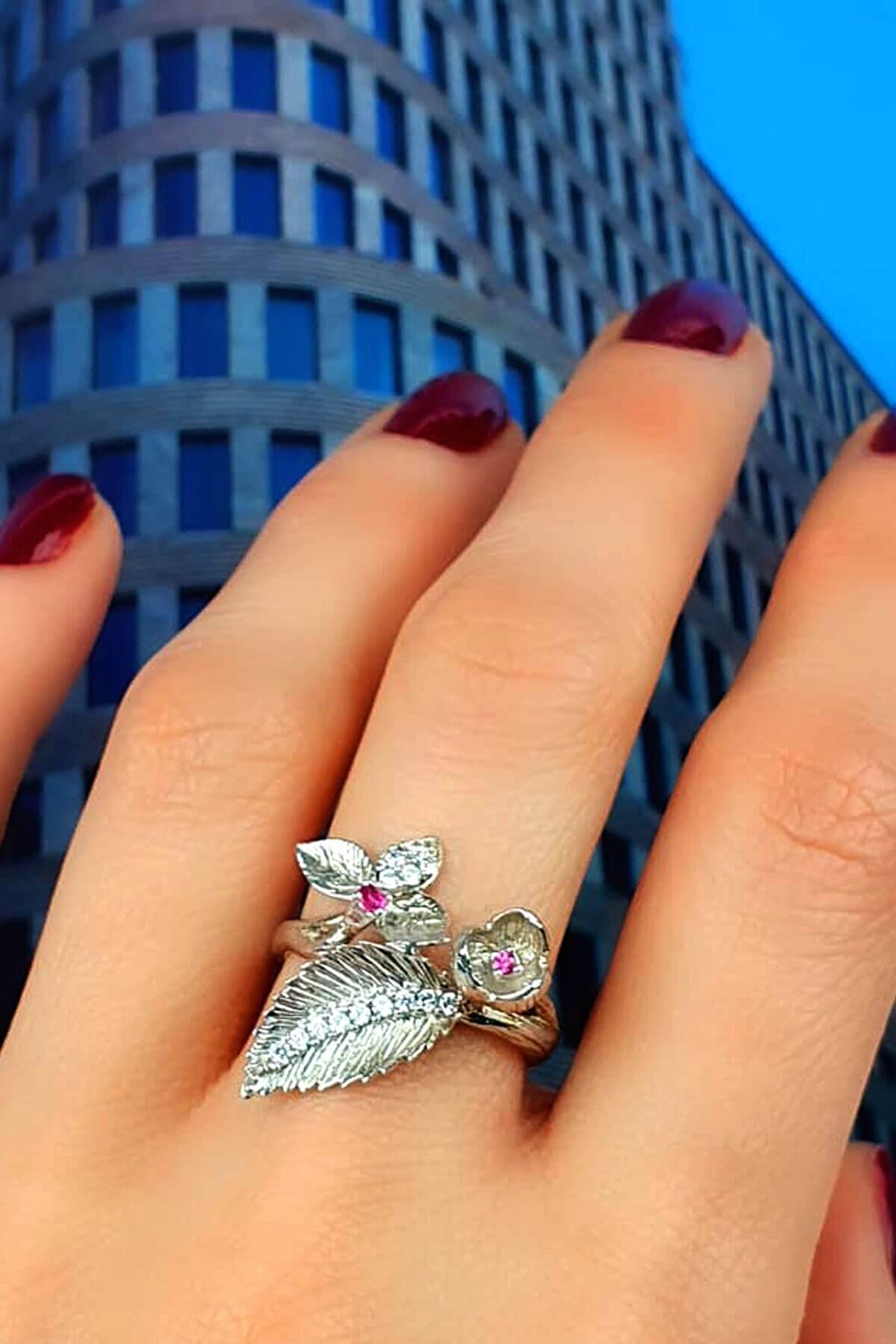 Çiçek figürlü gümüş el işi tasarım yüzük 