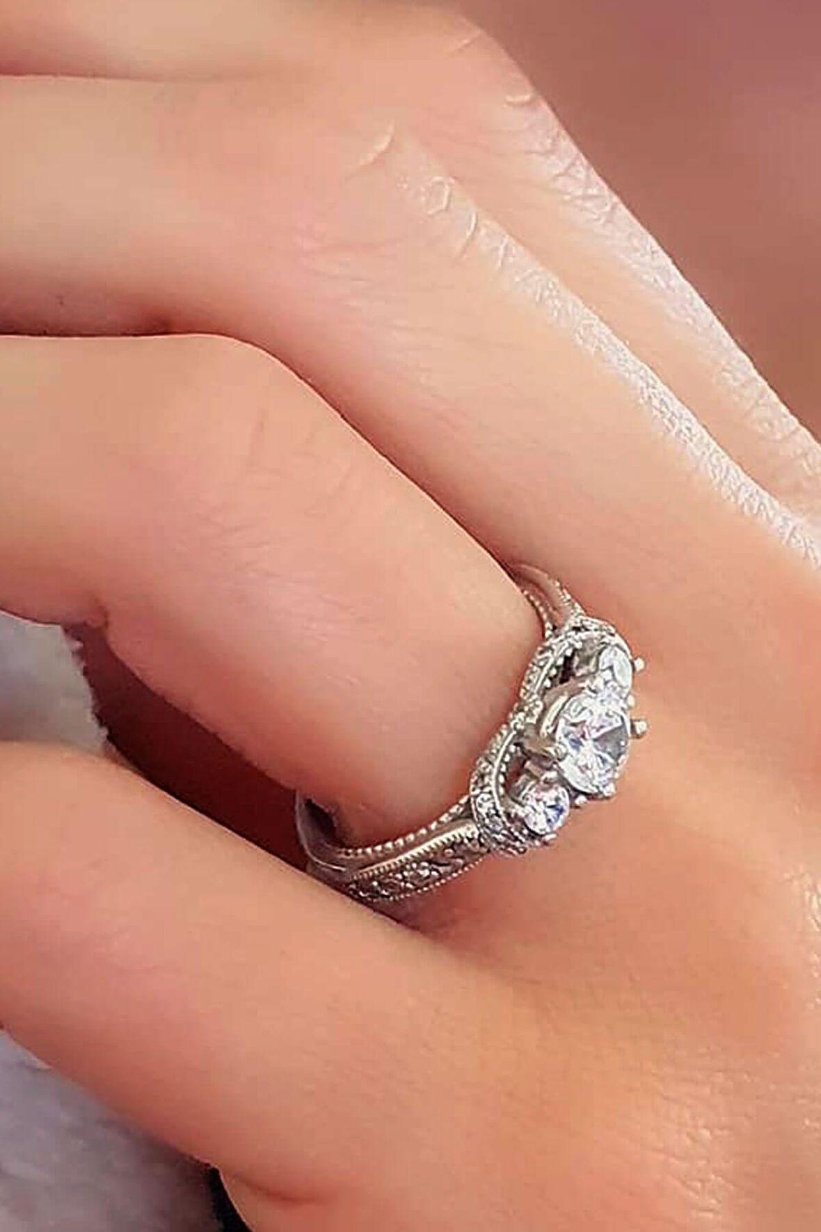 Pırlanta ışıltısında zirkon taşlı gümüş tria yüzük