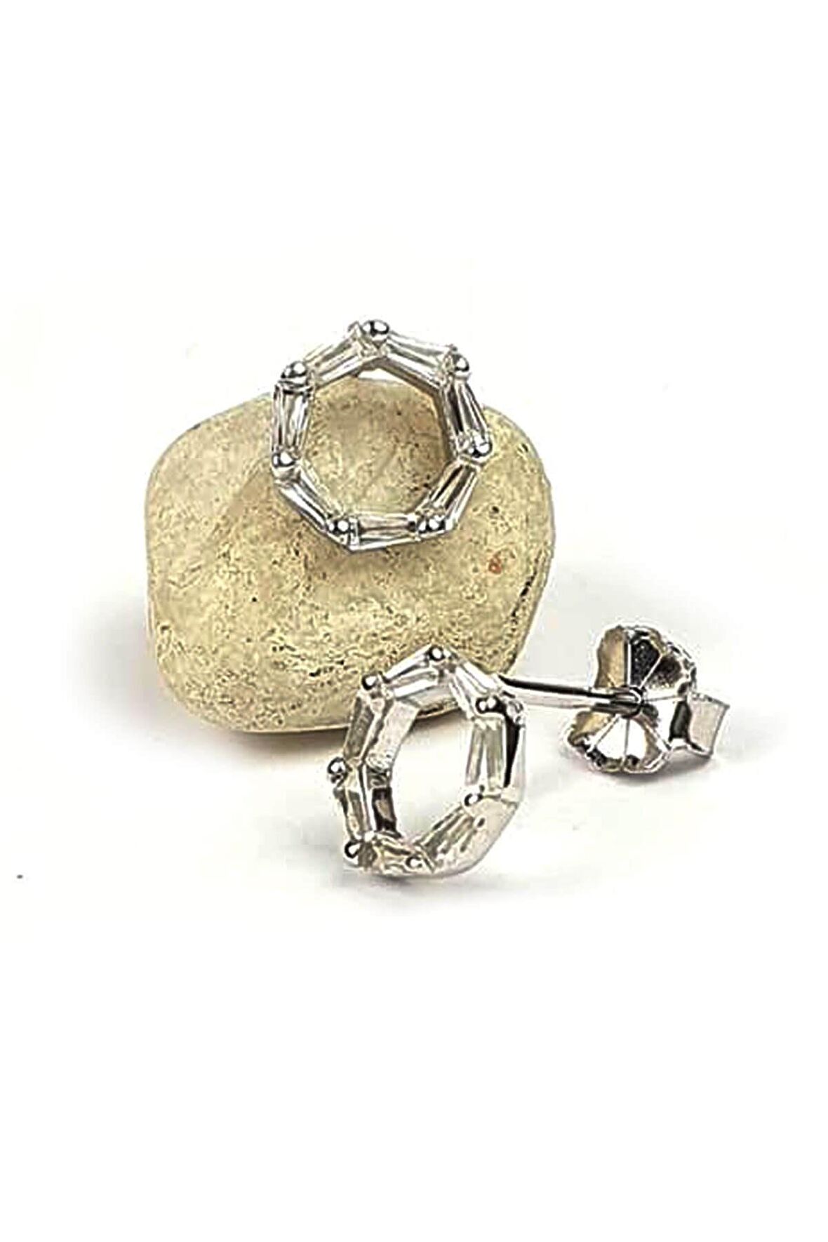 Baget kesim zirkon taşlı gümüş minimal küpe