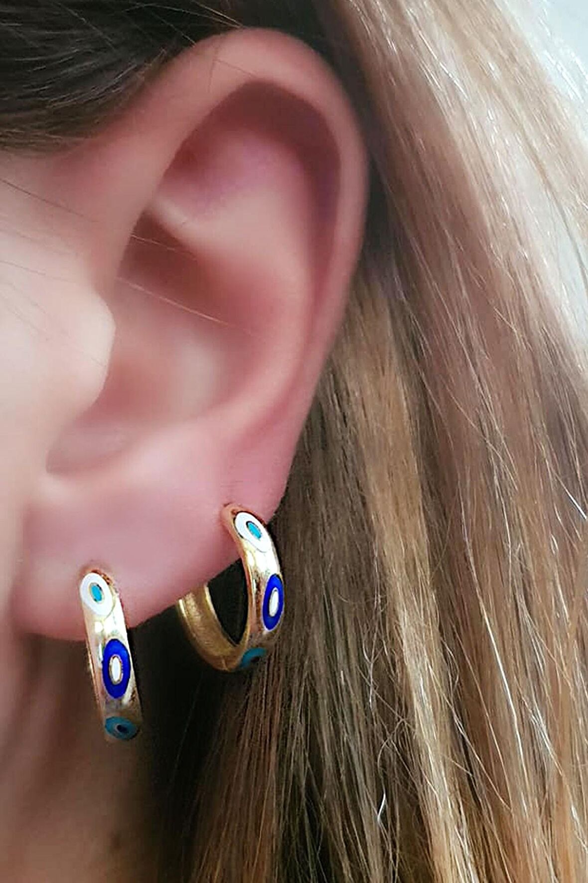 Nazar boncuğu detayli mine işçiliği gümüş üzerine altın kaplama halka cift küpe 