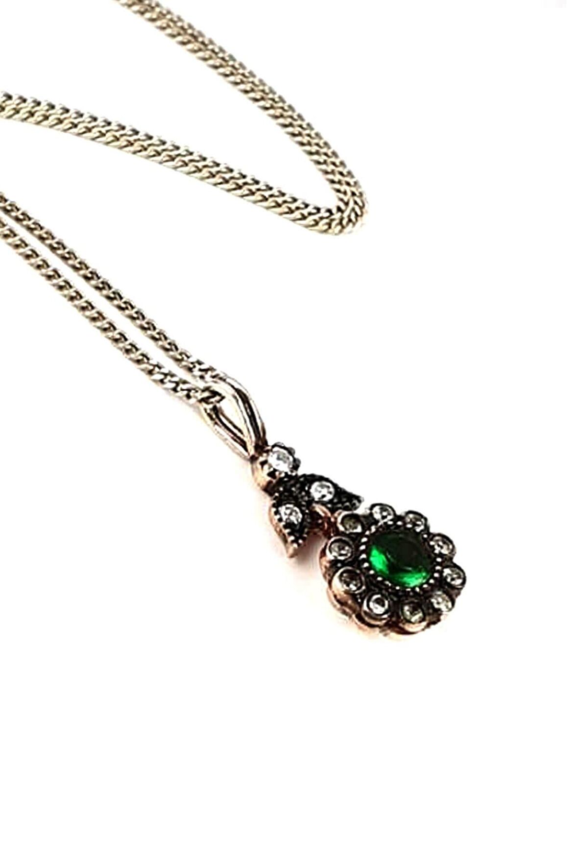 Yeşil zirkon taşlı gümüş çiçek kolye