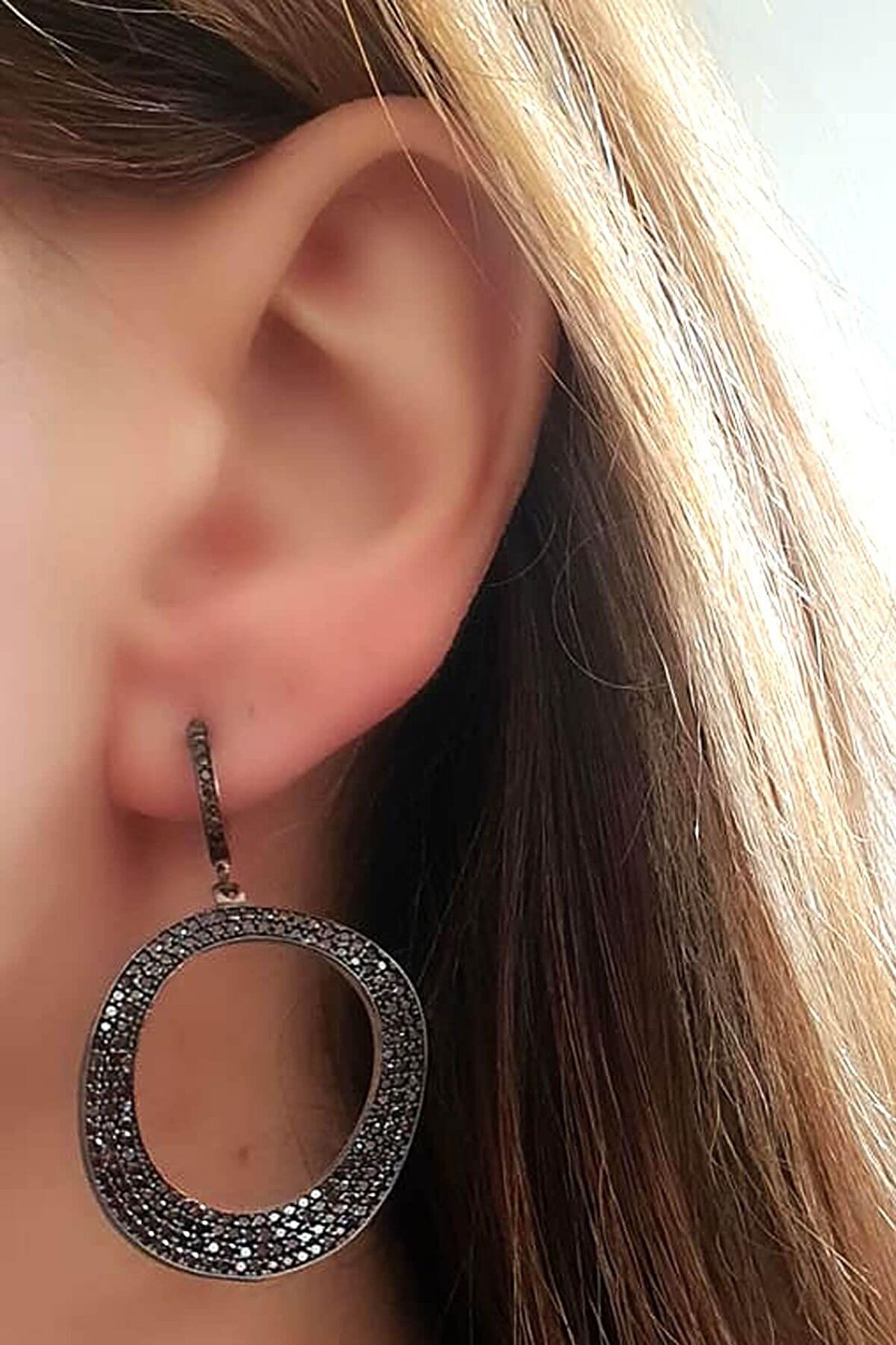 Kahverengi granat taşlı gümüş rose lüks küpe 