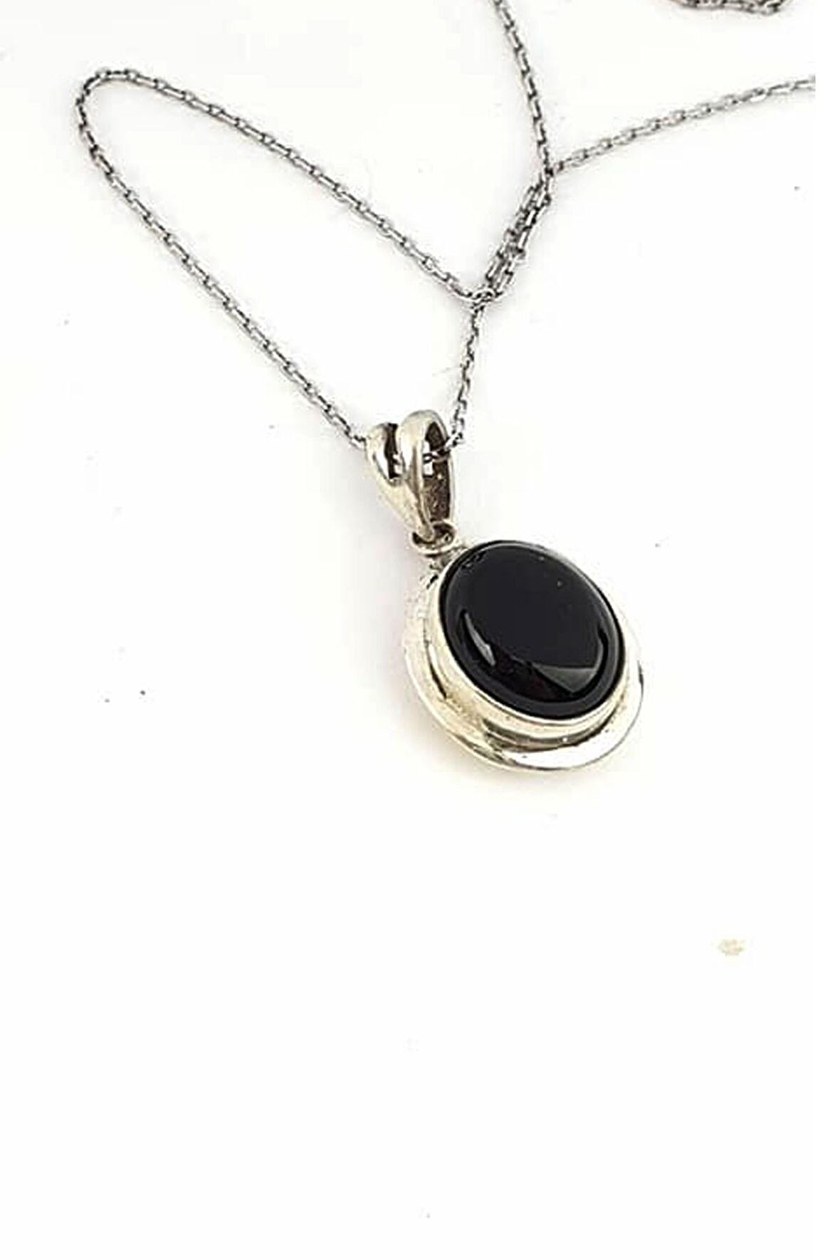 Oniks taşlı gümüş kolye